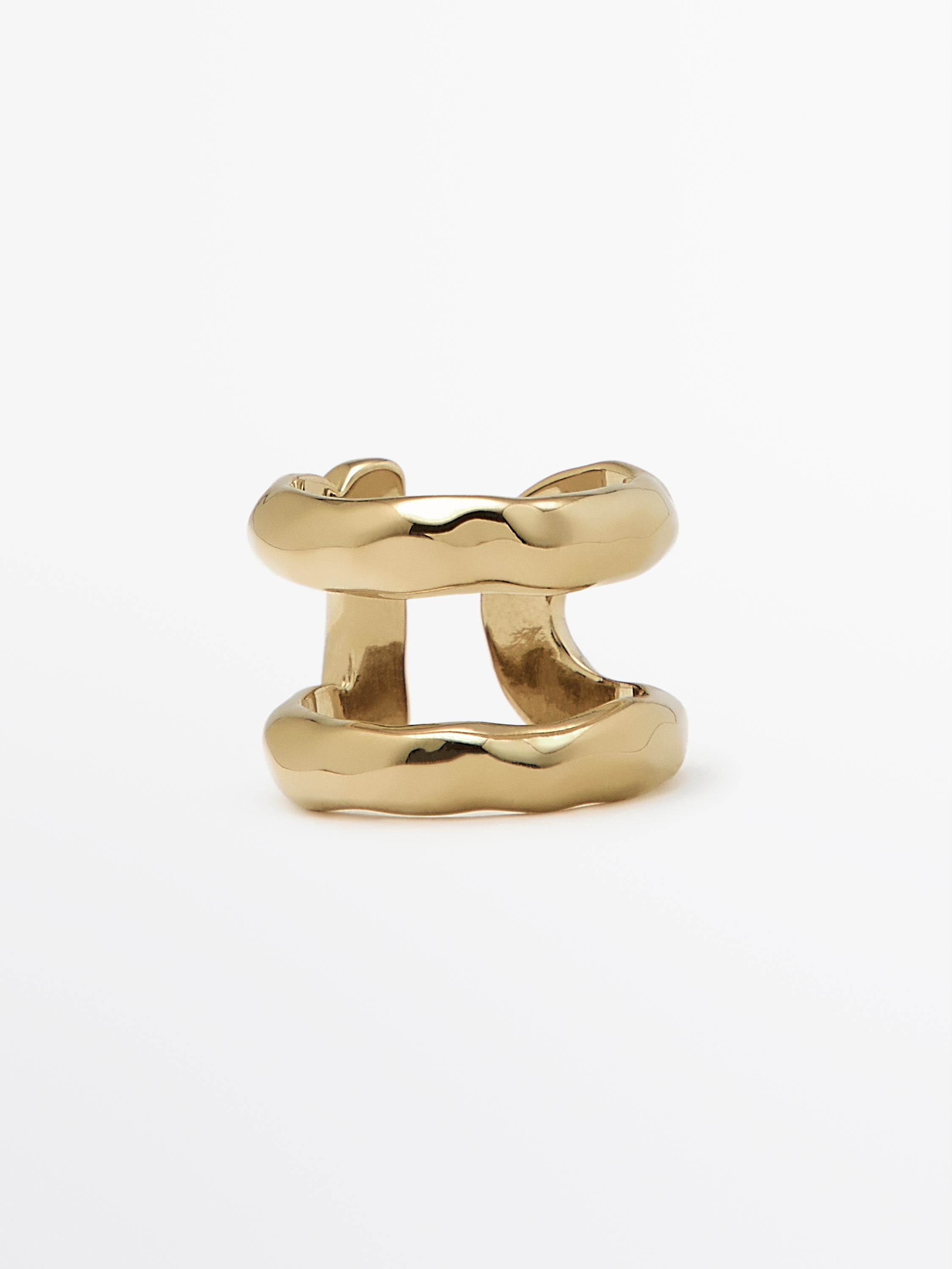 Horseshoe ring