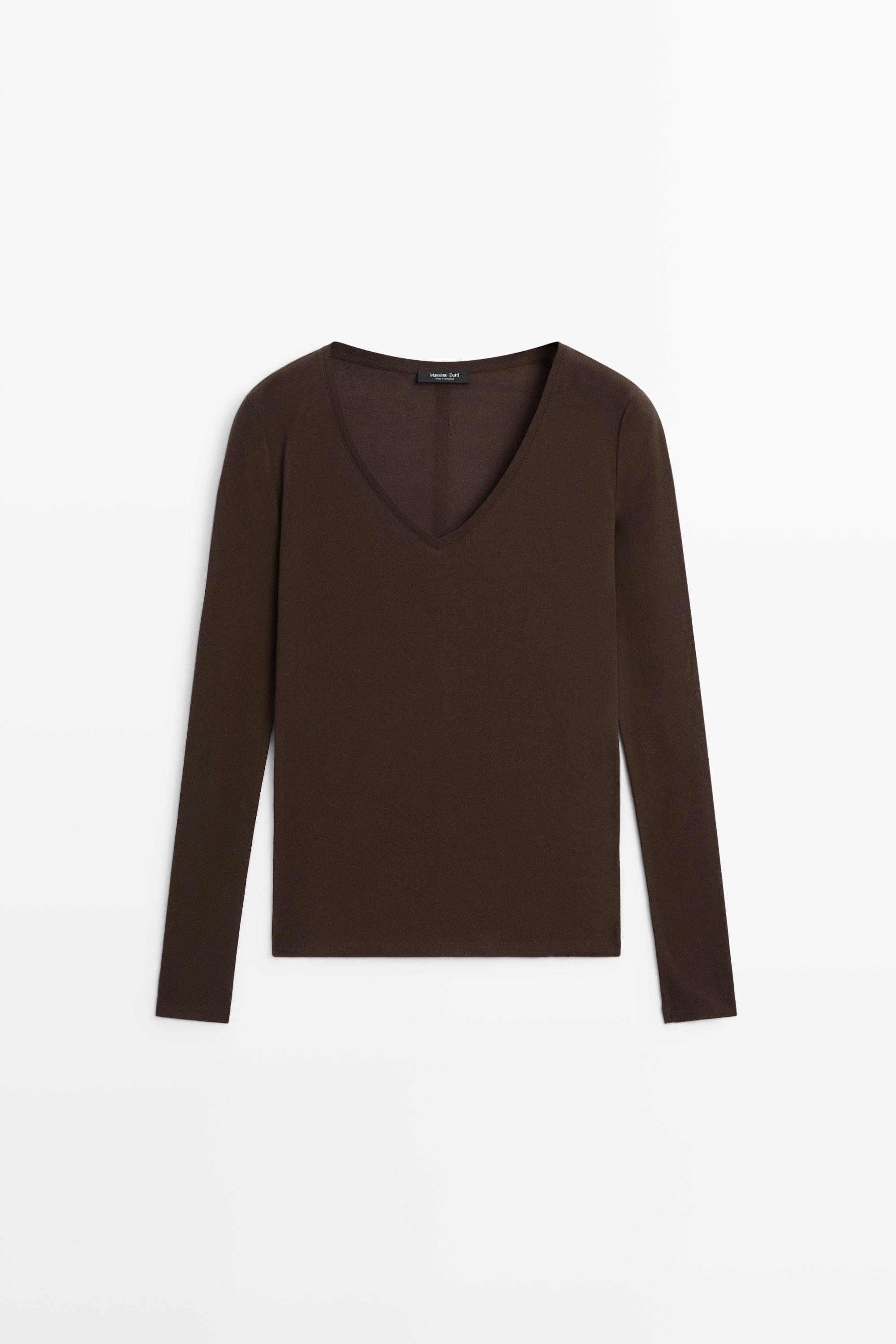 Slim fit long sleeve V-neck T-shirt
