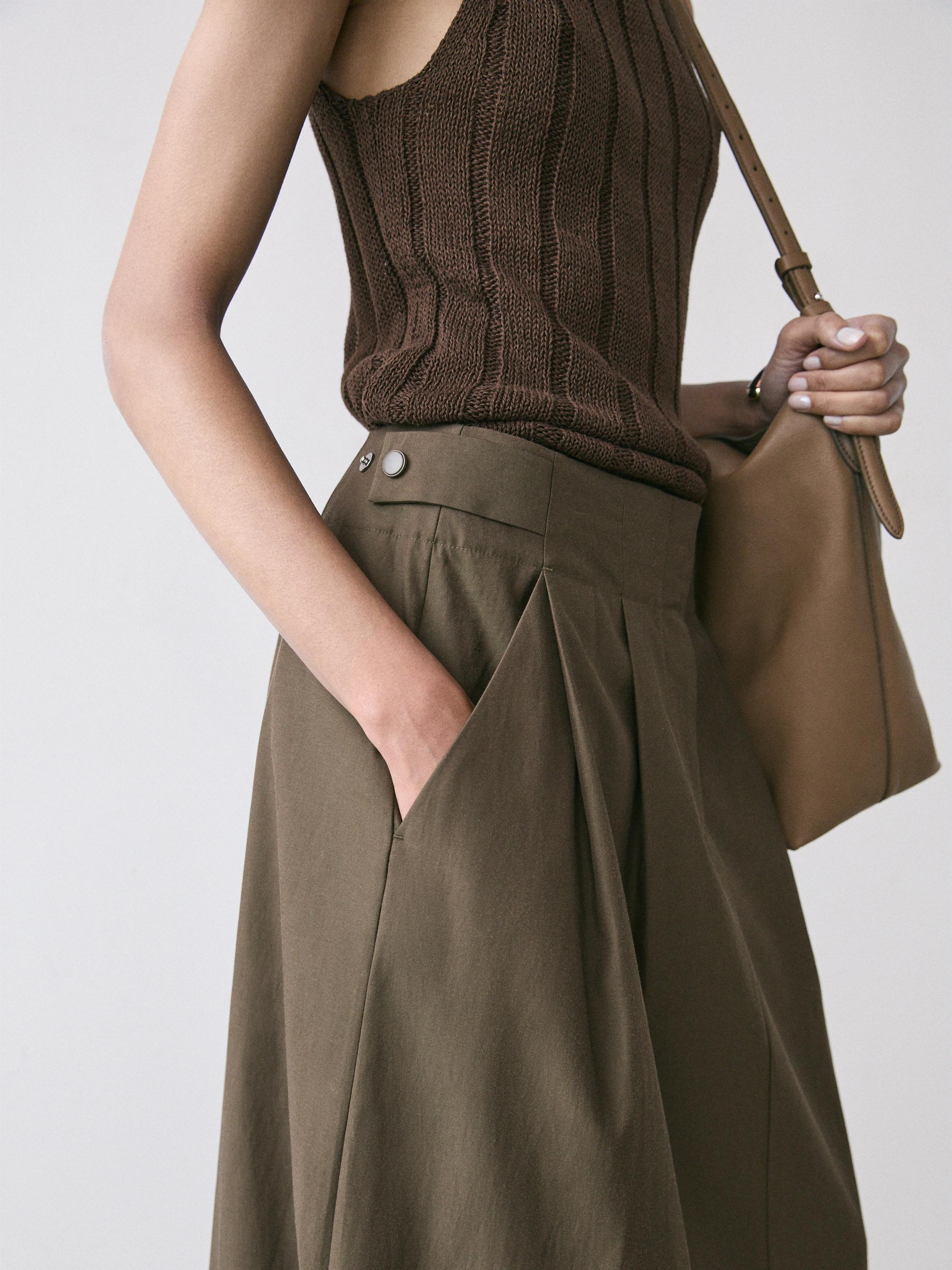 Midi skirt with box pleats
