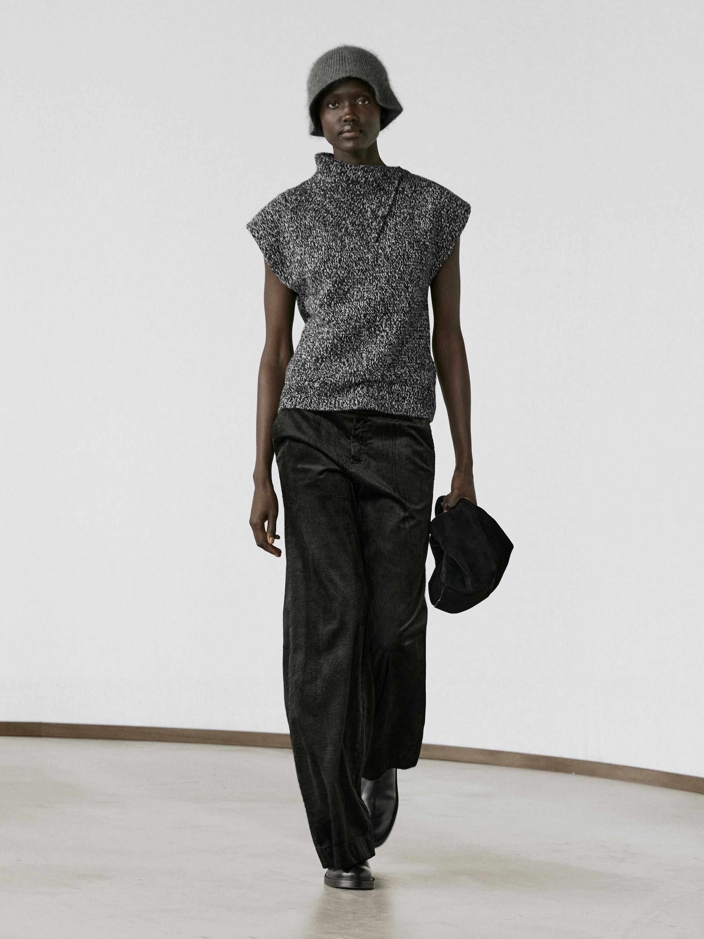 Mouliné knit vest with collar detail