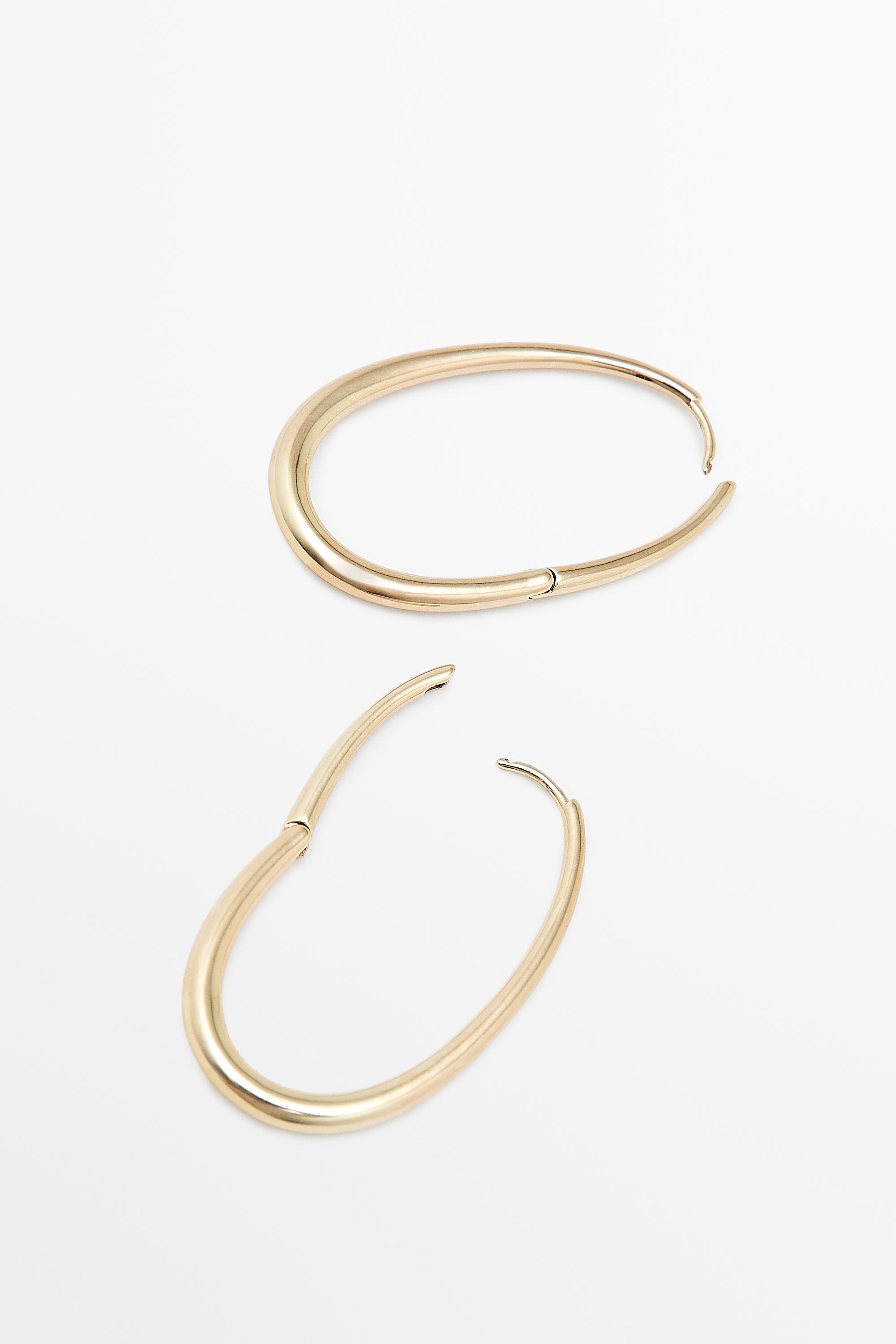 Oval hoop earrings