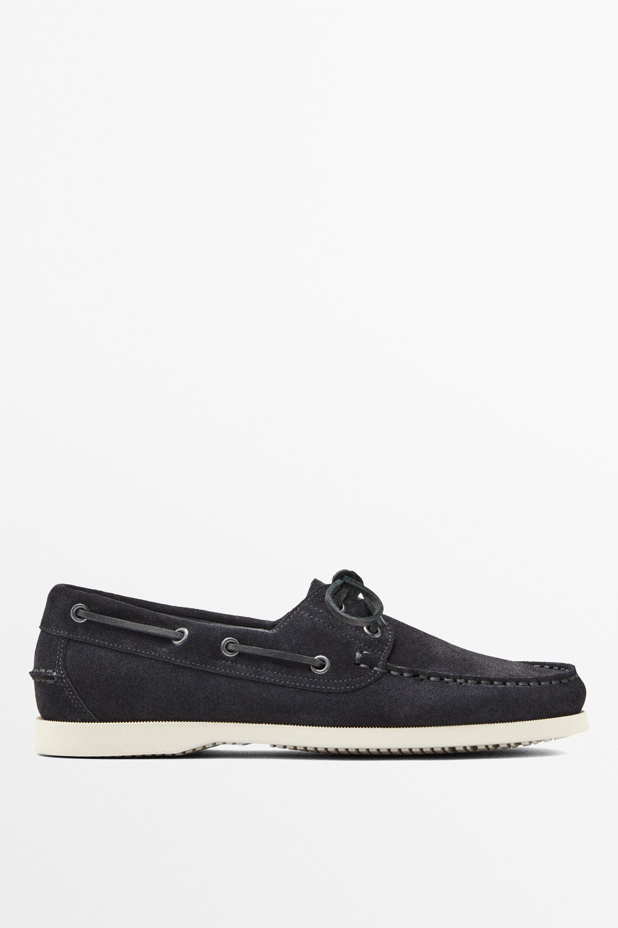 Leather deck shoes