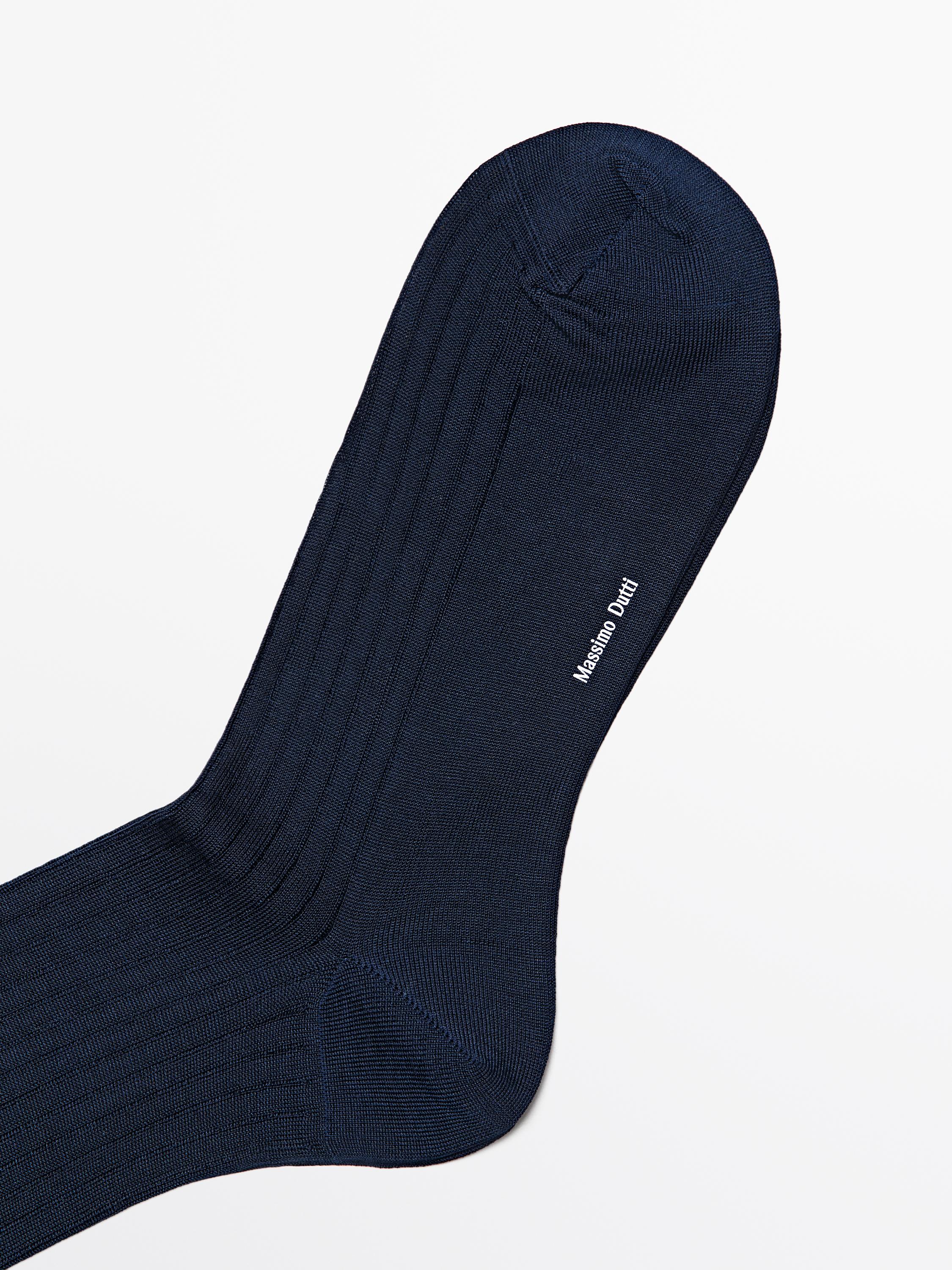 Ribbed smart socks