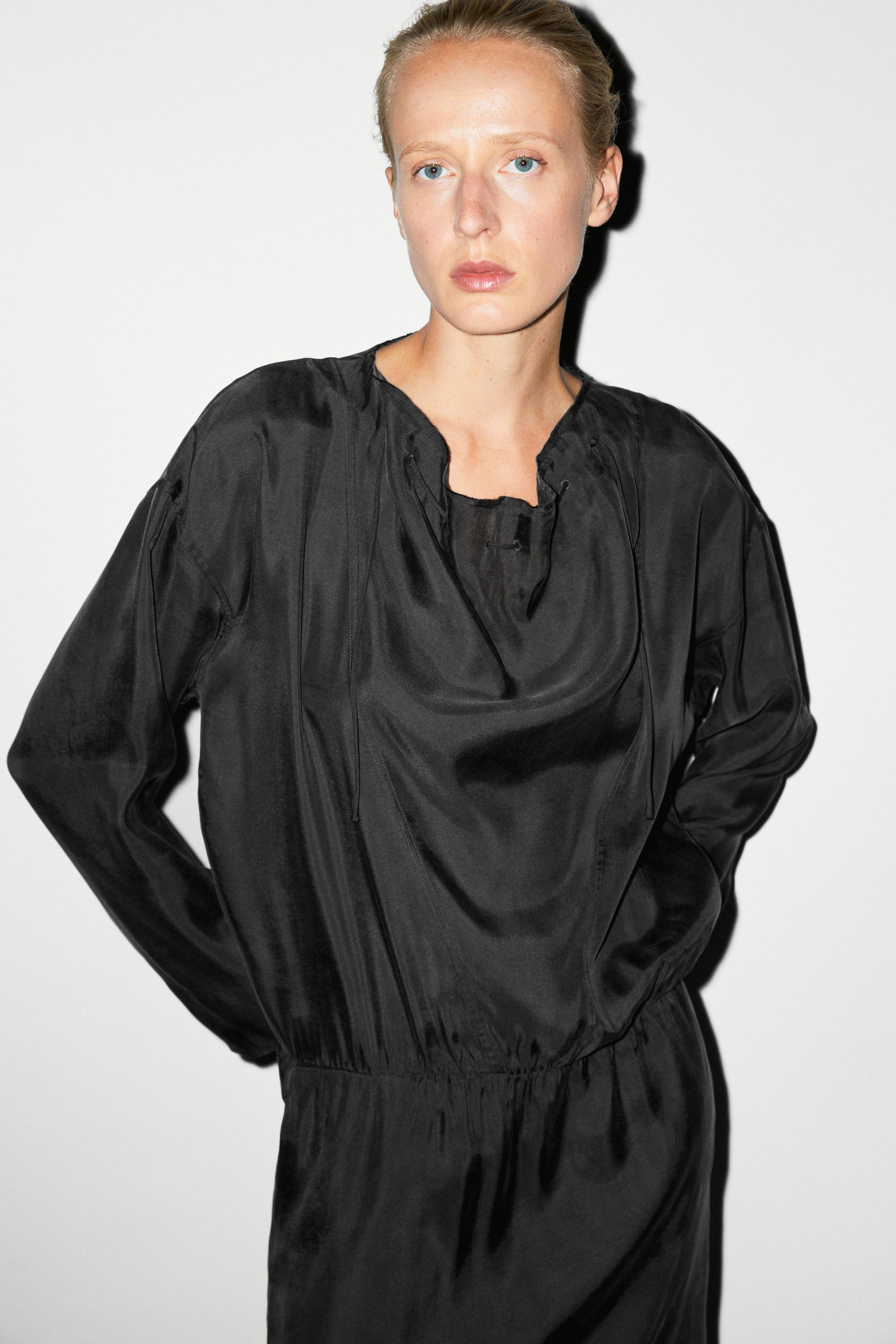 Fluid midi dress with collar detail