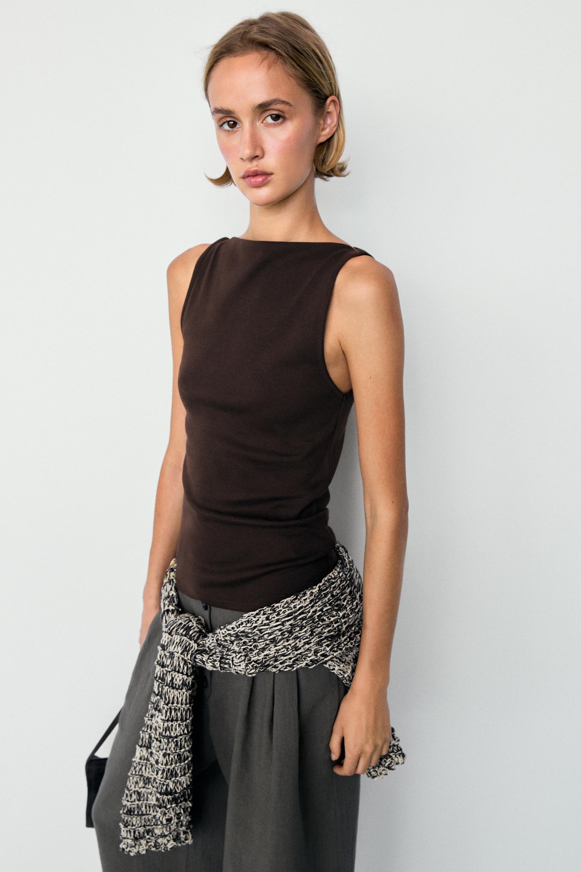 100% cotton straight neckline T-shirt