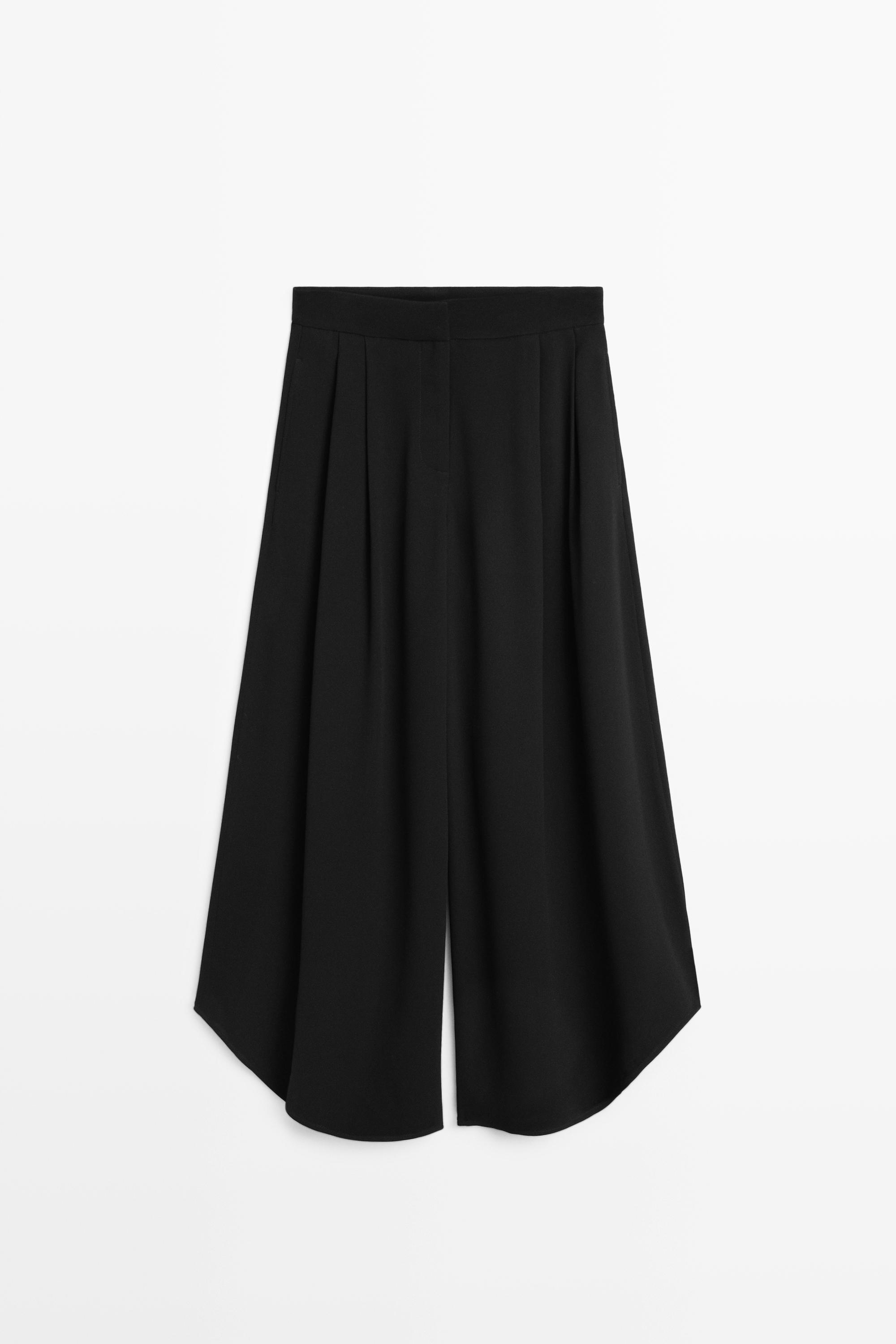 Voluminous wide-leg pleated pants