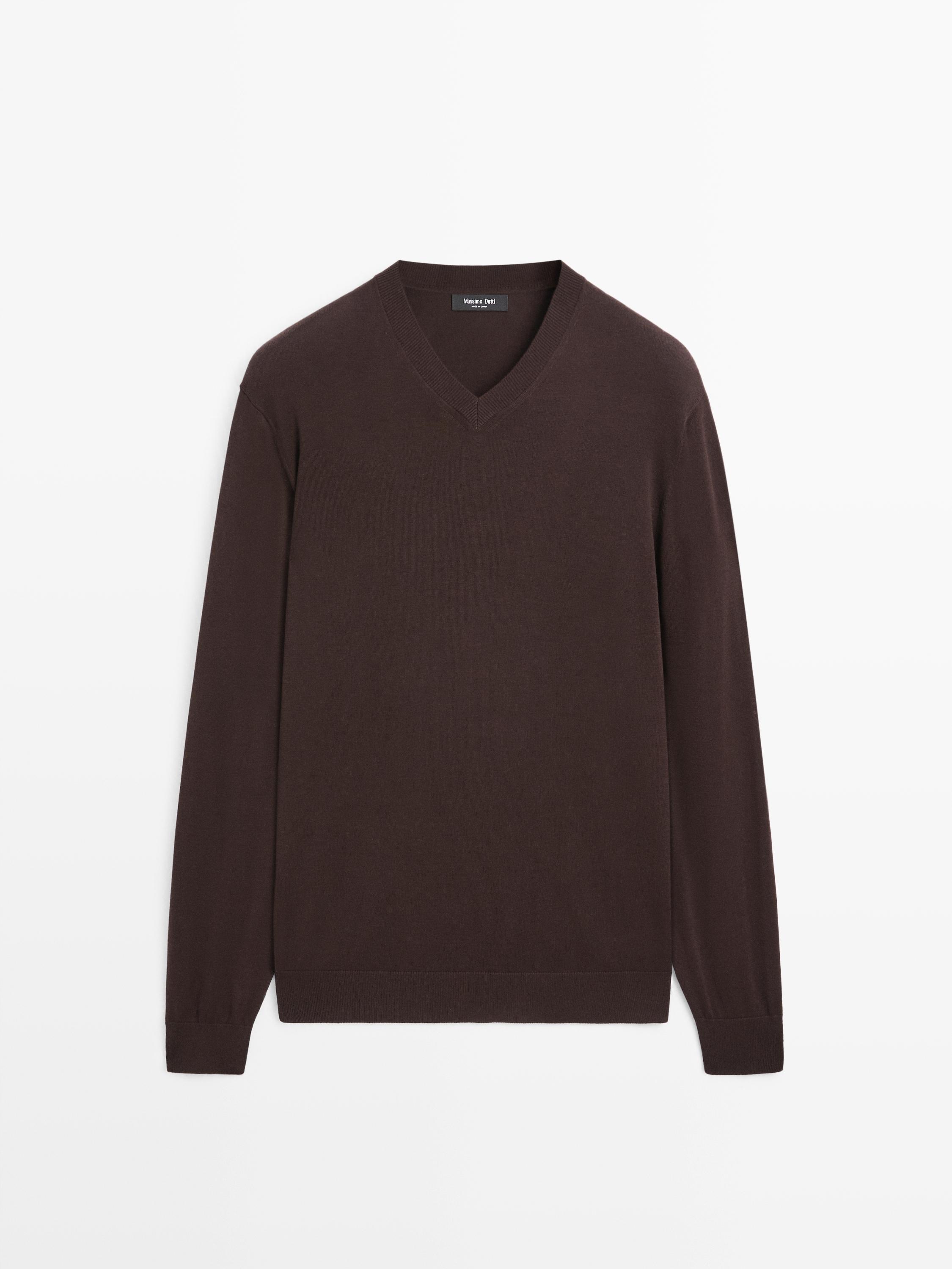 Cotton blend V-neck knit sweater