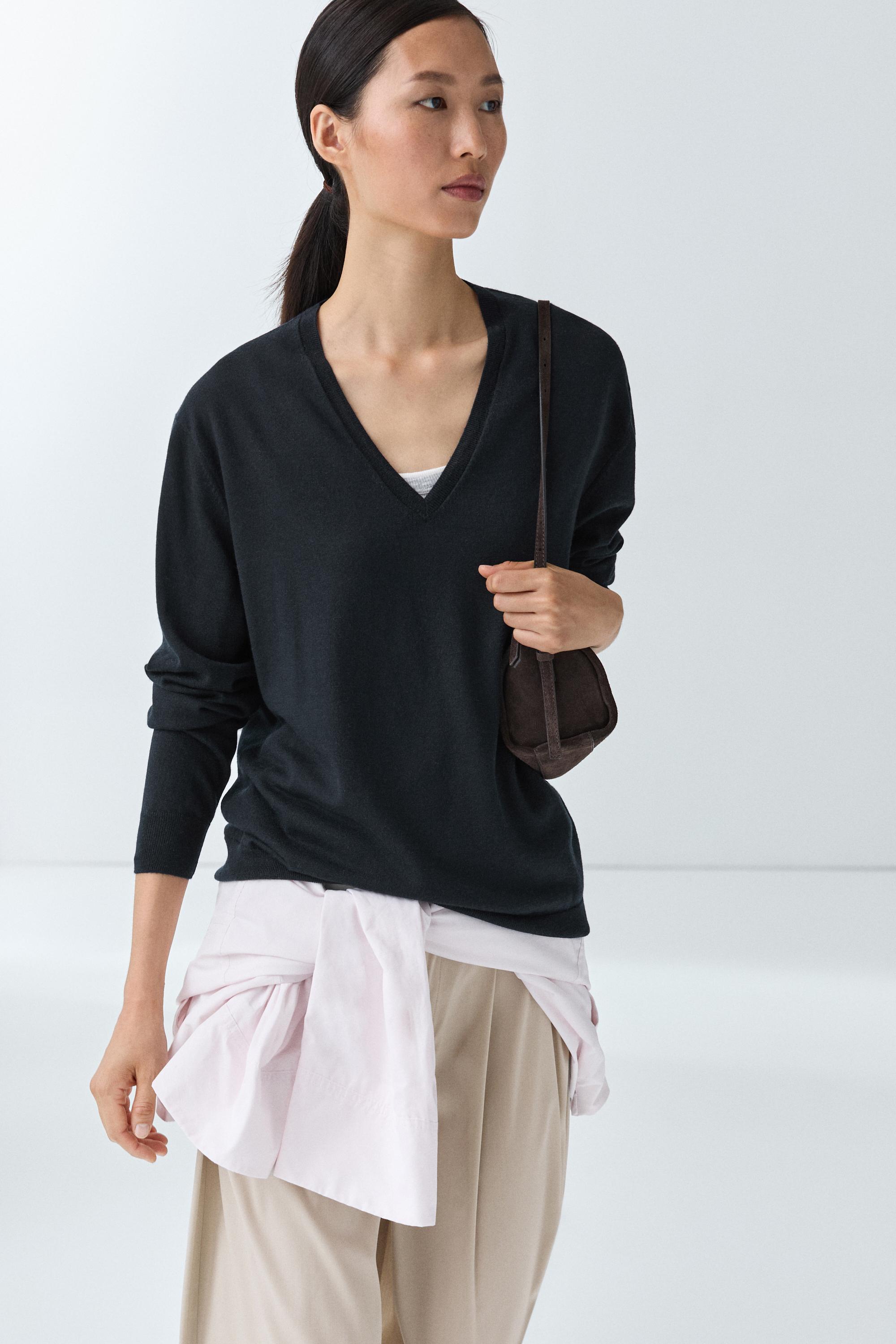 Wool blend V-neck knit sweater