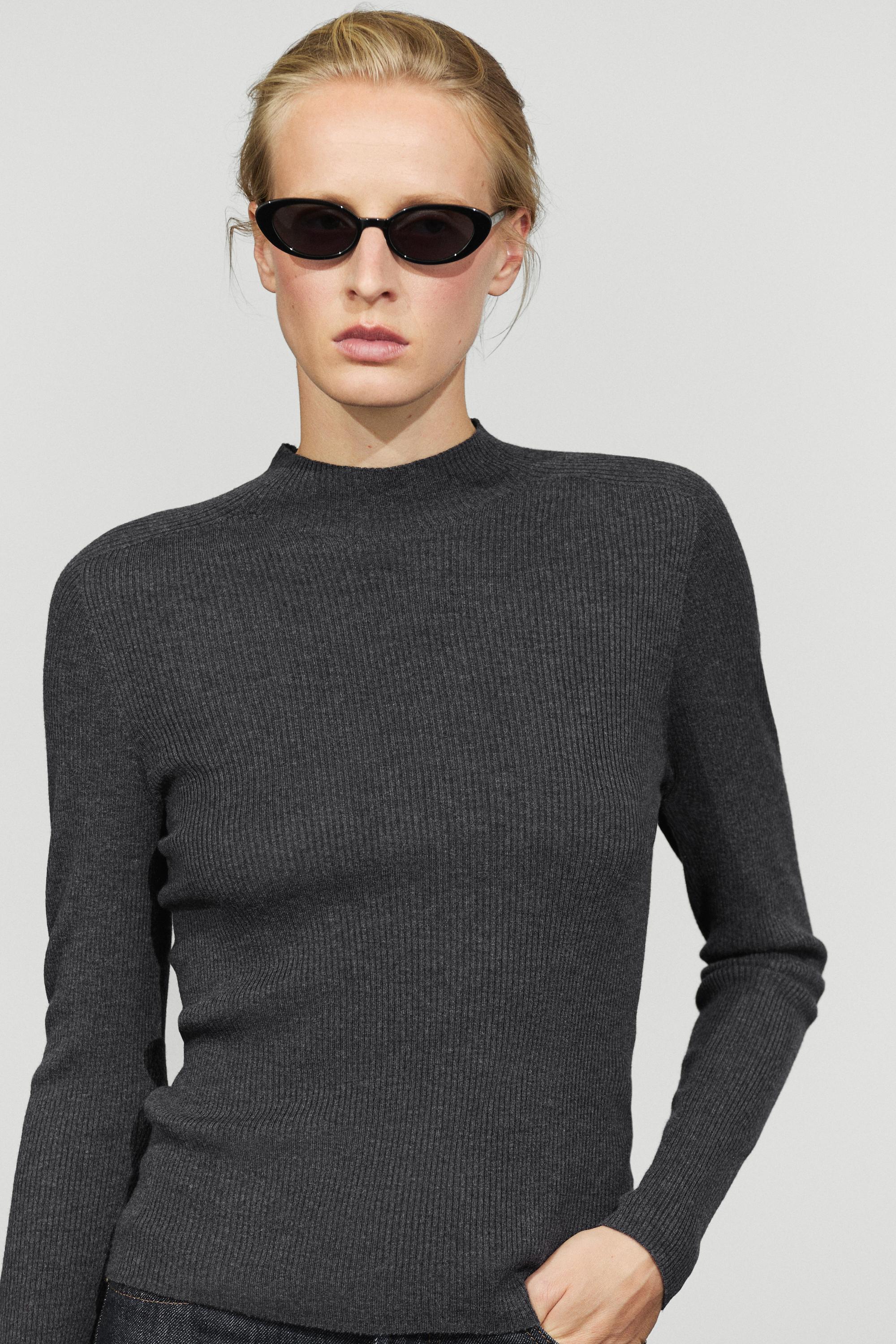 Ribbed mock neck knit sweater