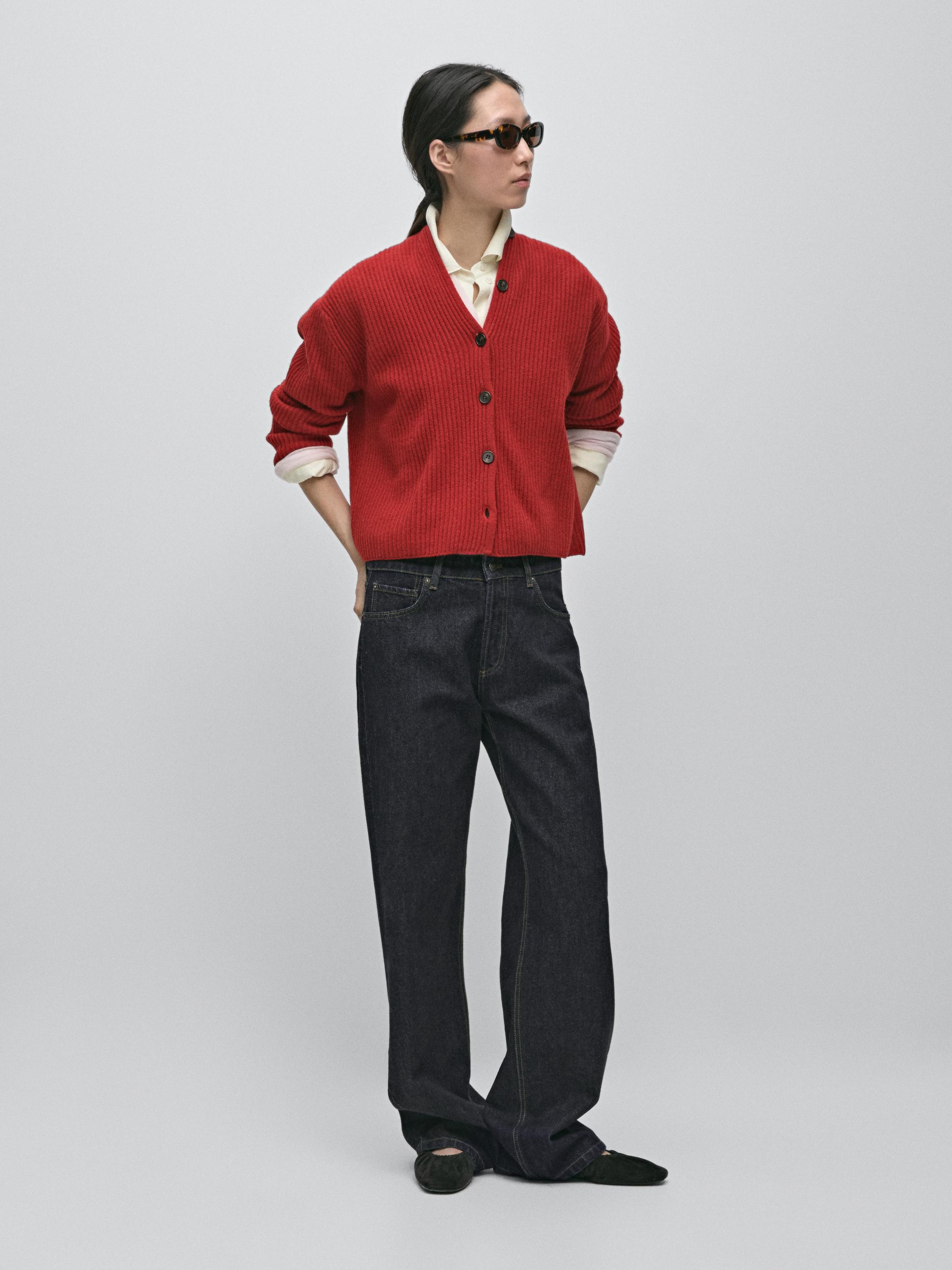 100% wool cardigan with button details