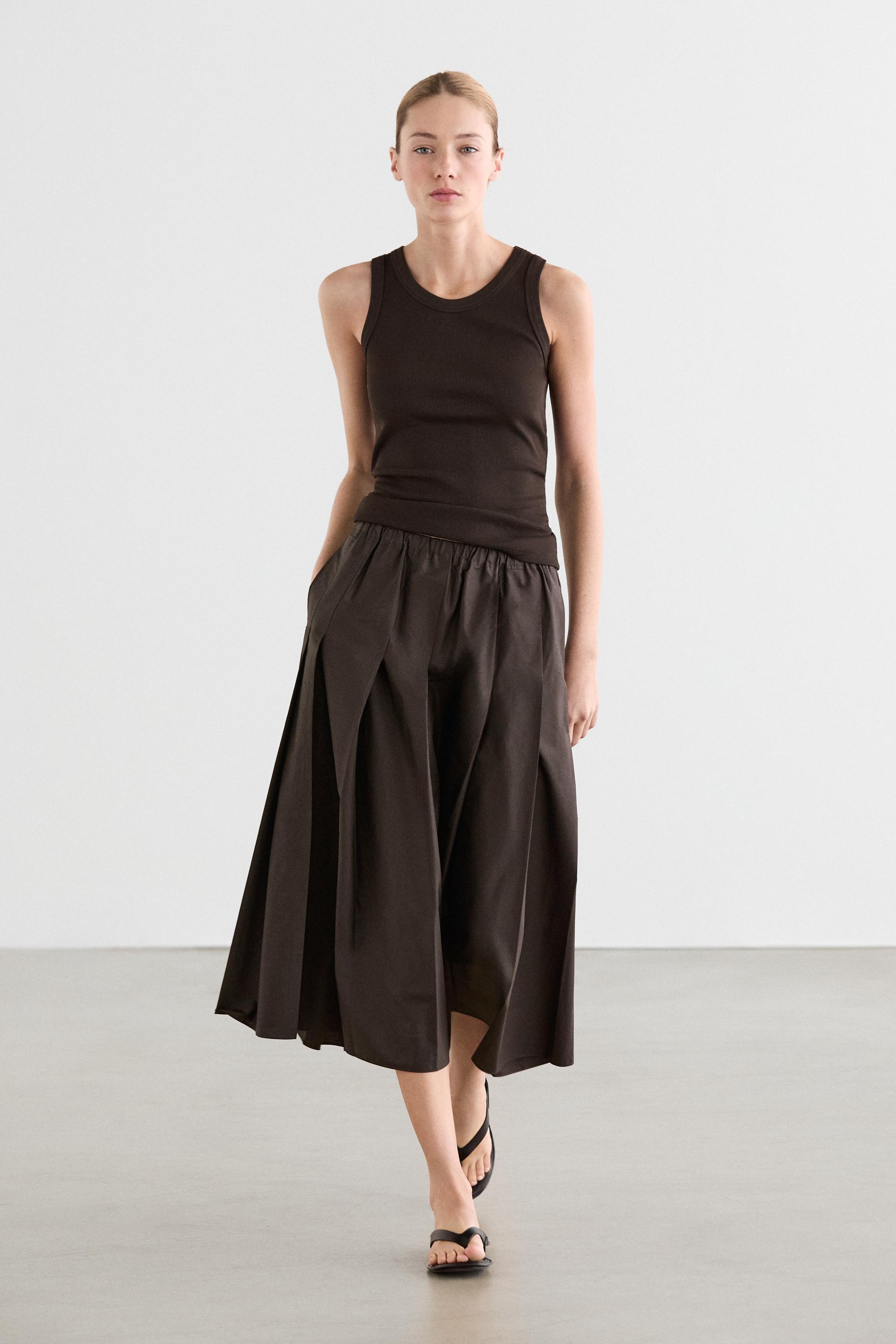 Box pleat technical fabric midi skirt