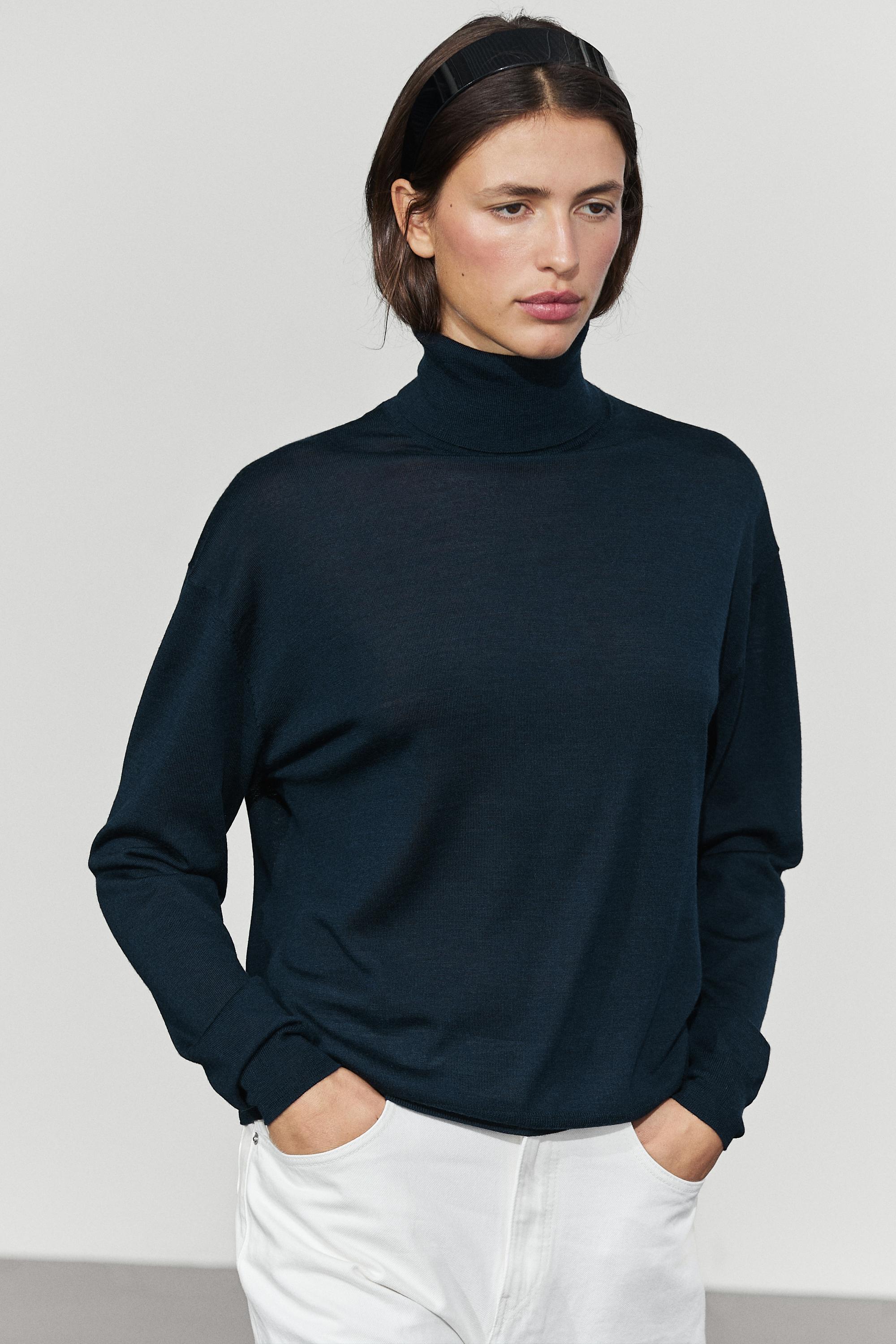100% wool turtleneck knit sweater