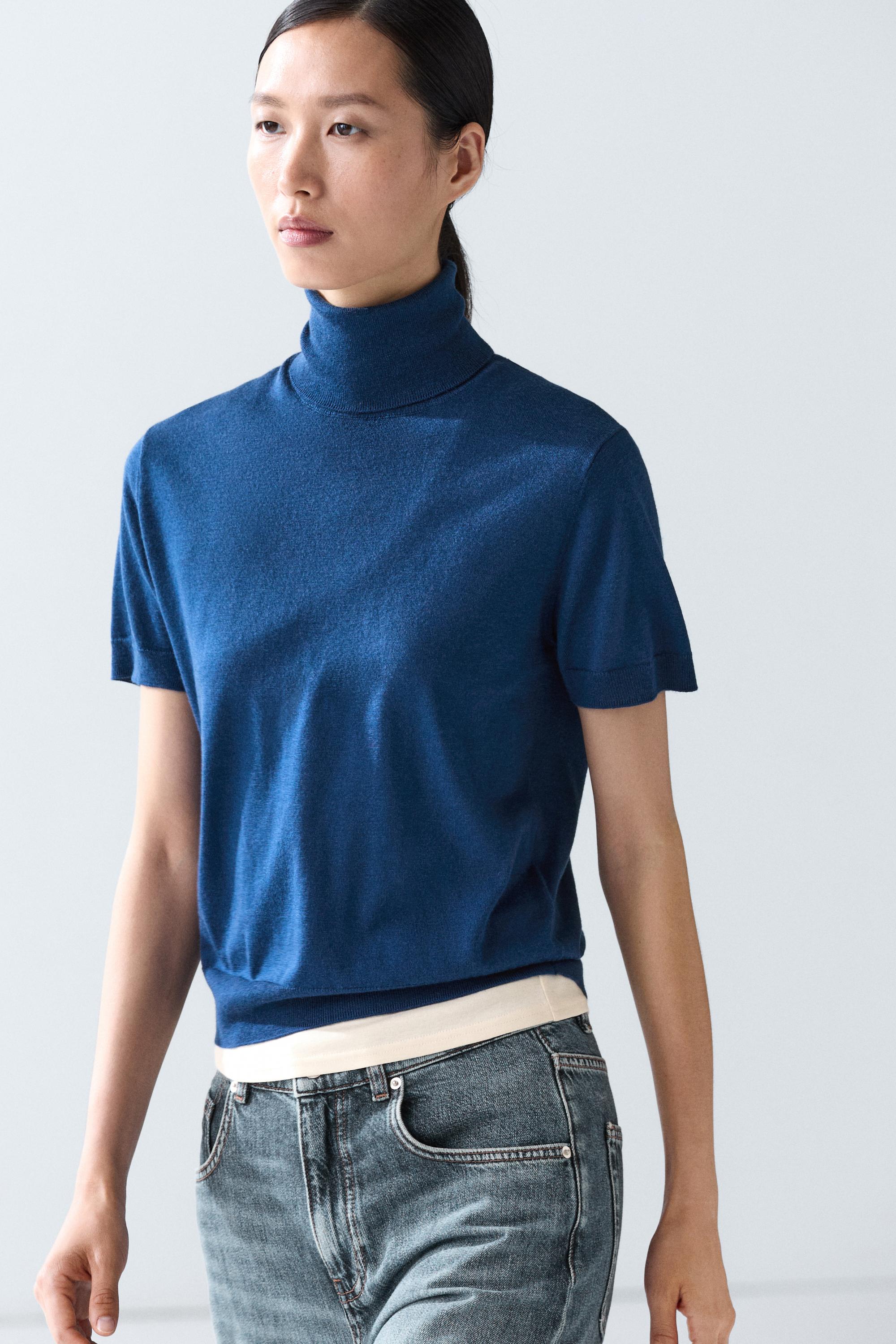Turtleneck knit sweater