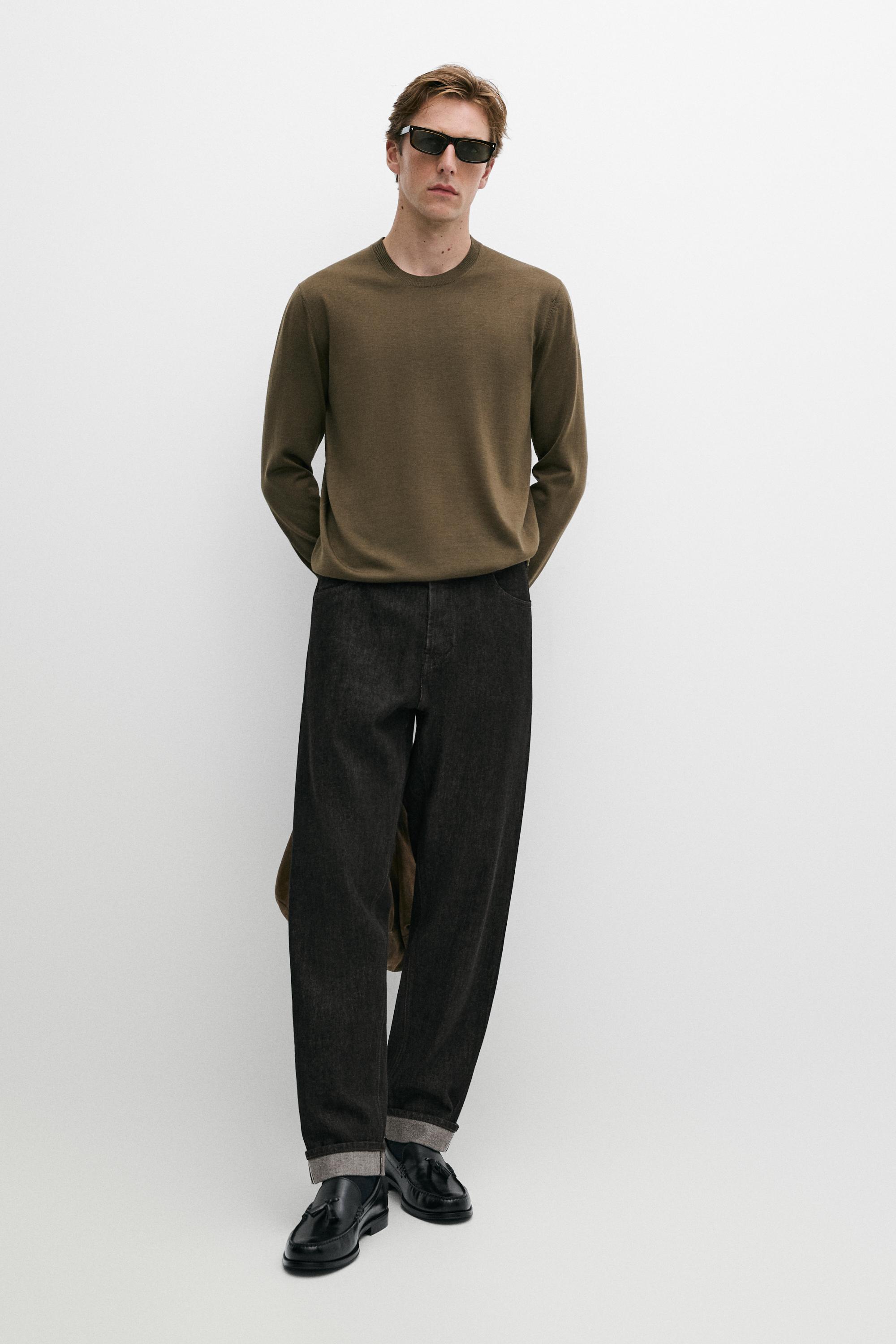 100% merino wool knit round neck sweater