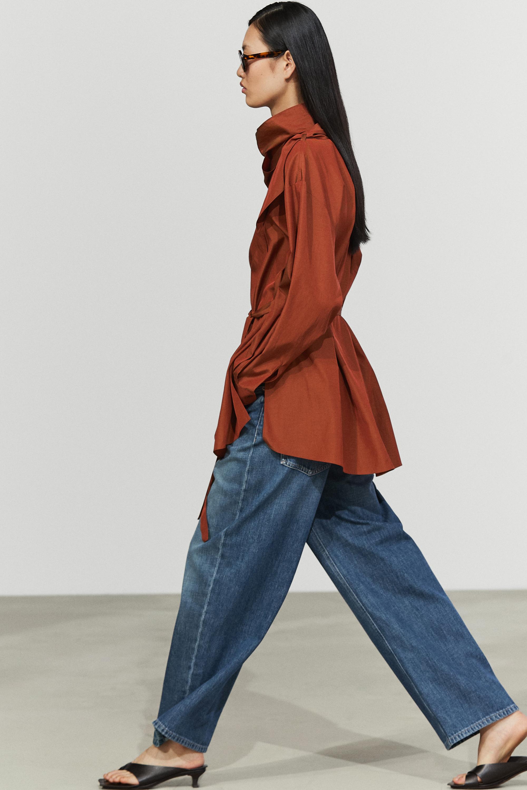Mid-waist cropped wide-leg jeans