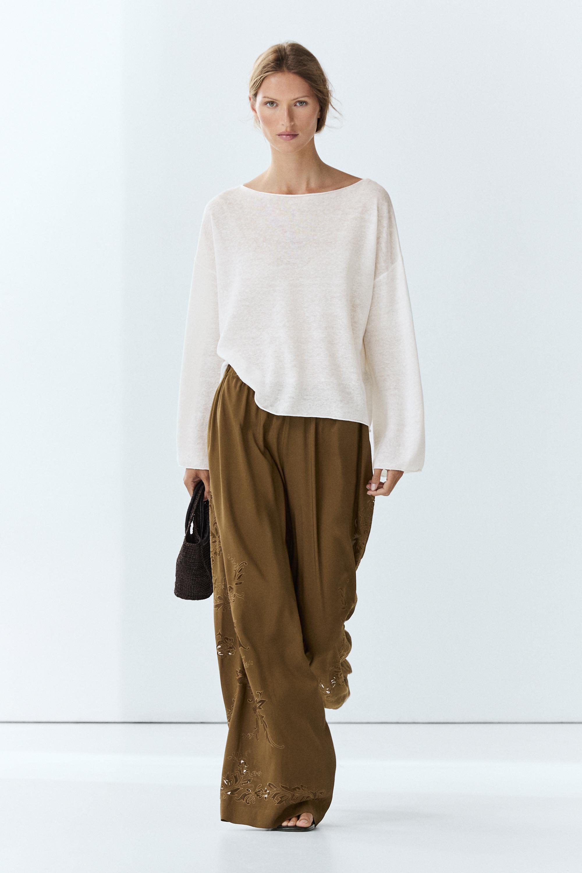 Flowing wide-leg pants with embroidery details