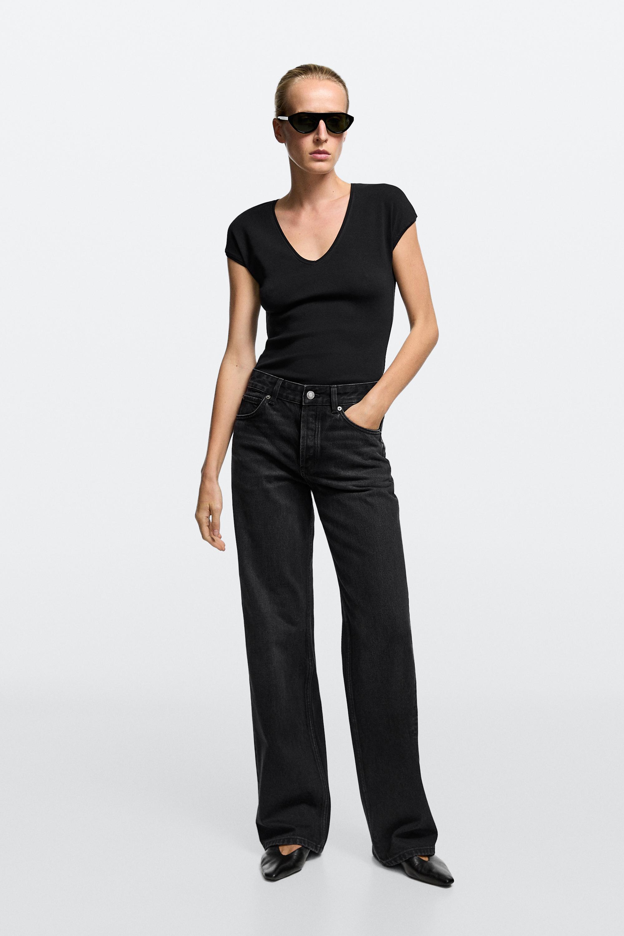 Mid-waist wide-leg jeans