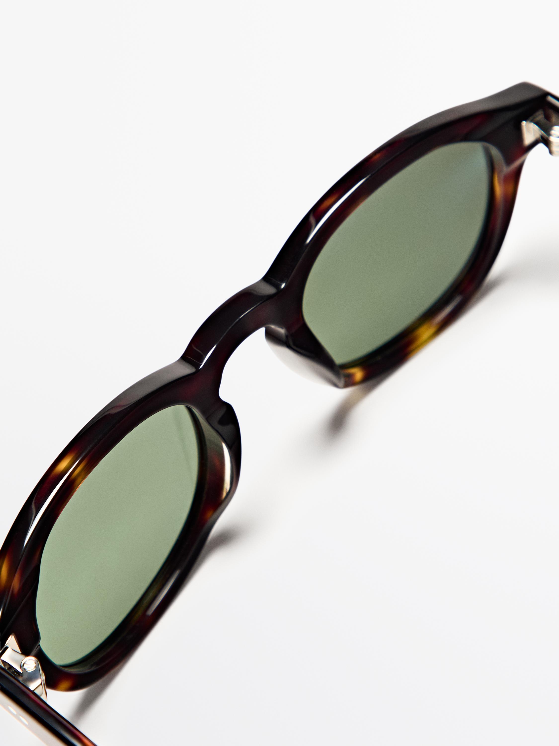 Round sunglasses