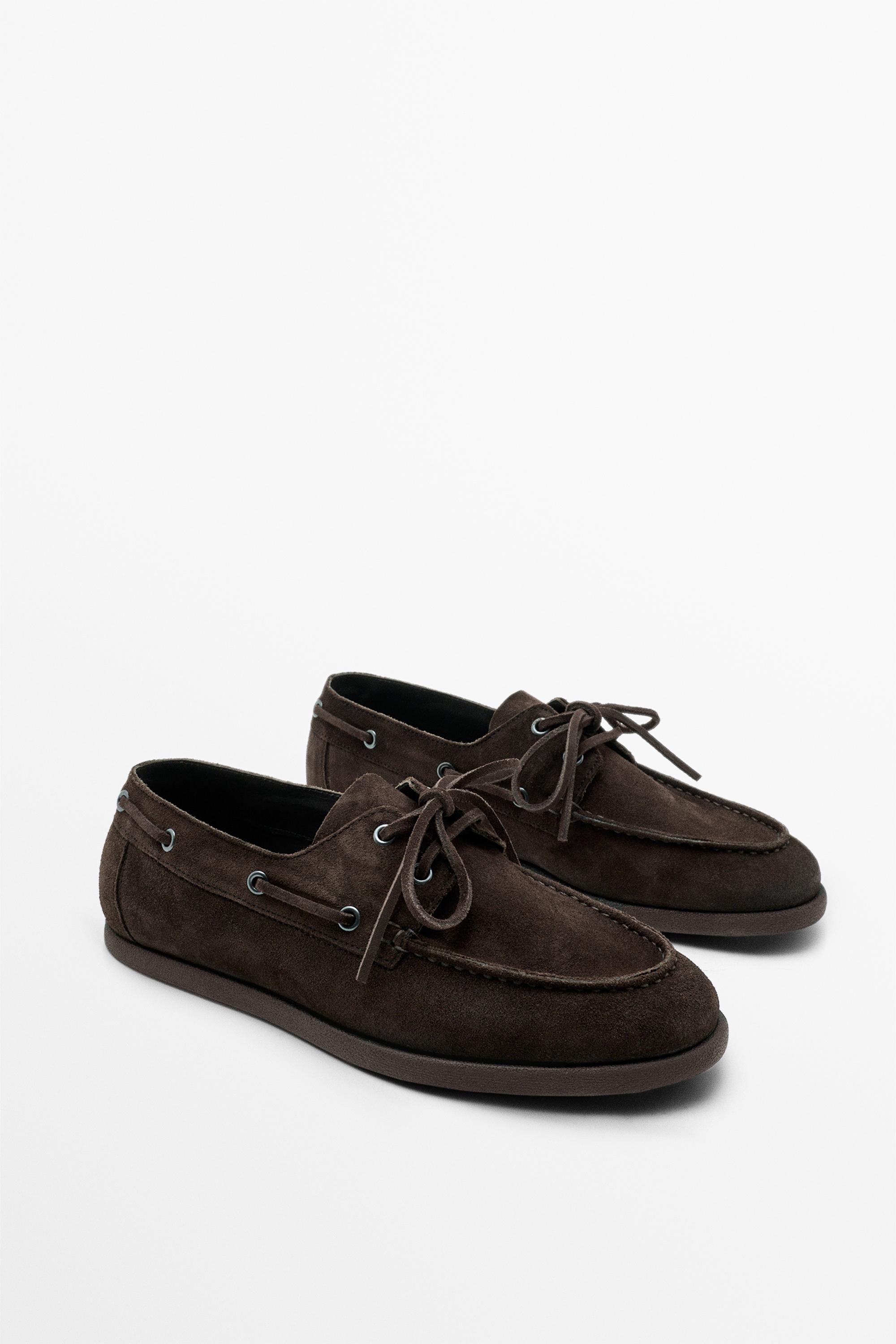 Split leather deck shoes