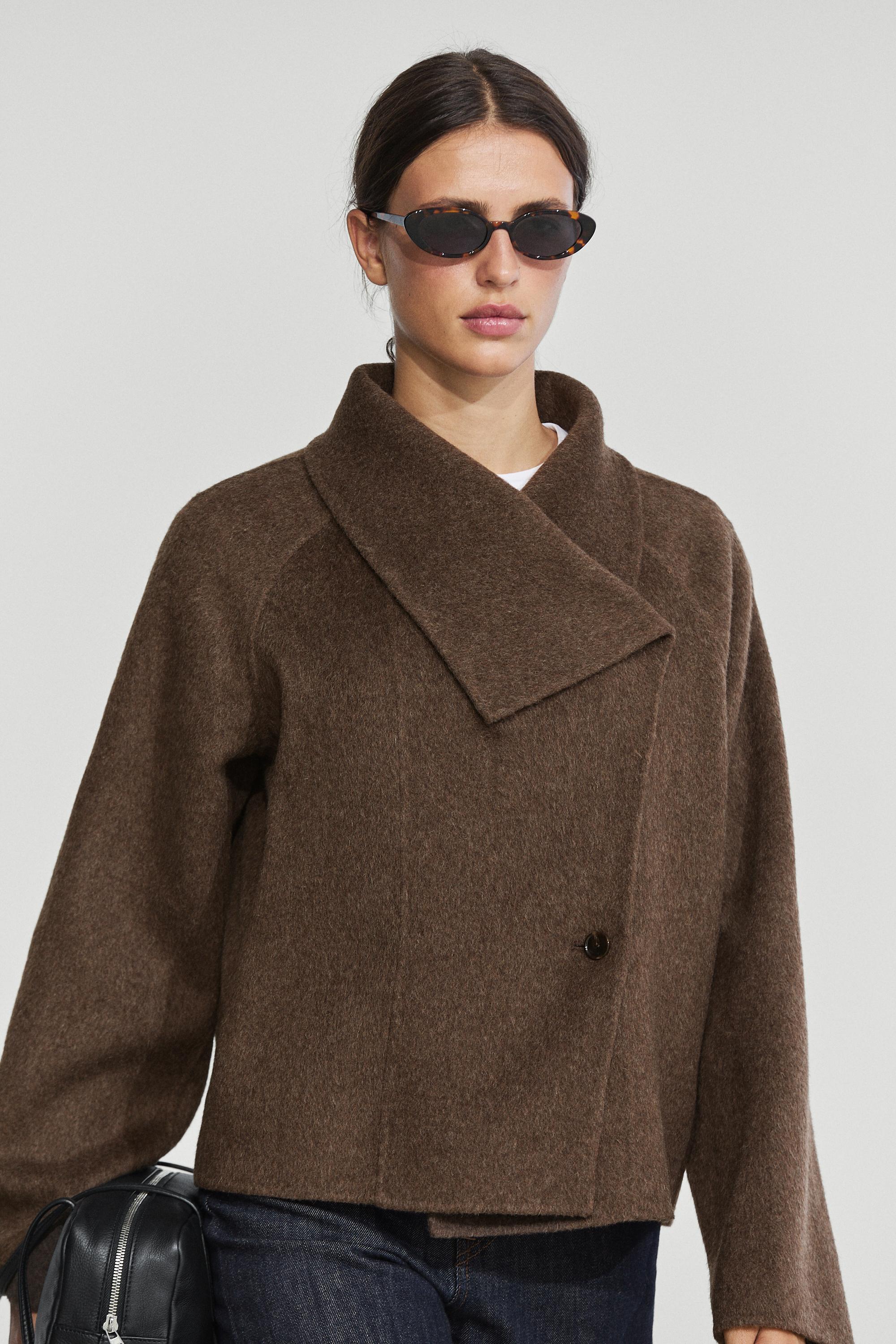 Short wool blend coat with side fastening