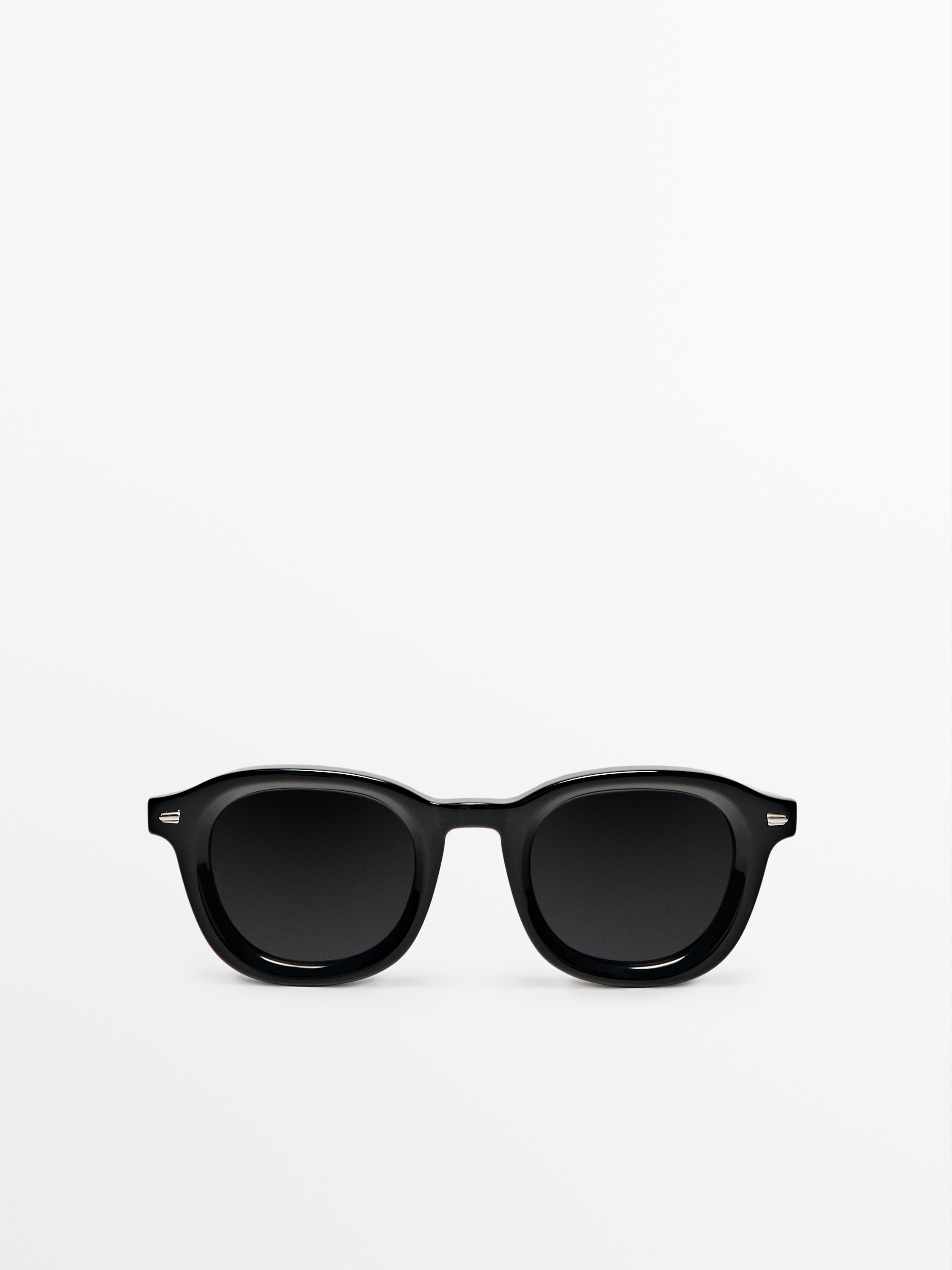 Round resin sunglasses