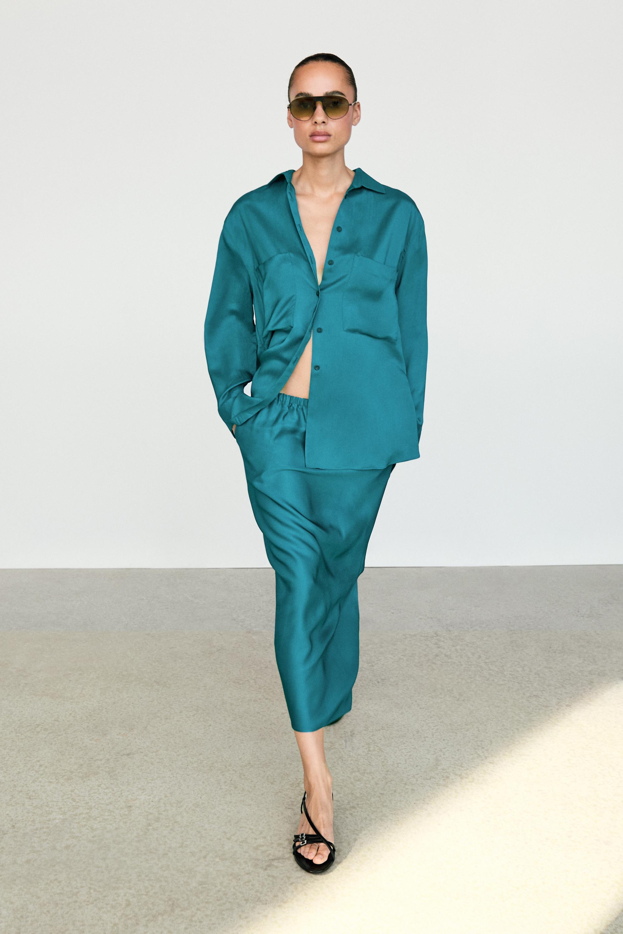 Flowing satin shirt with pockets