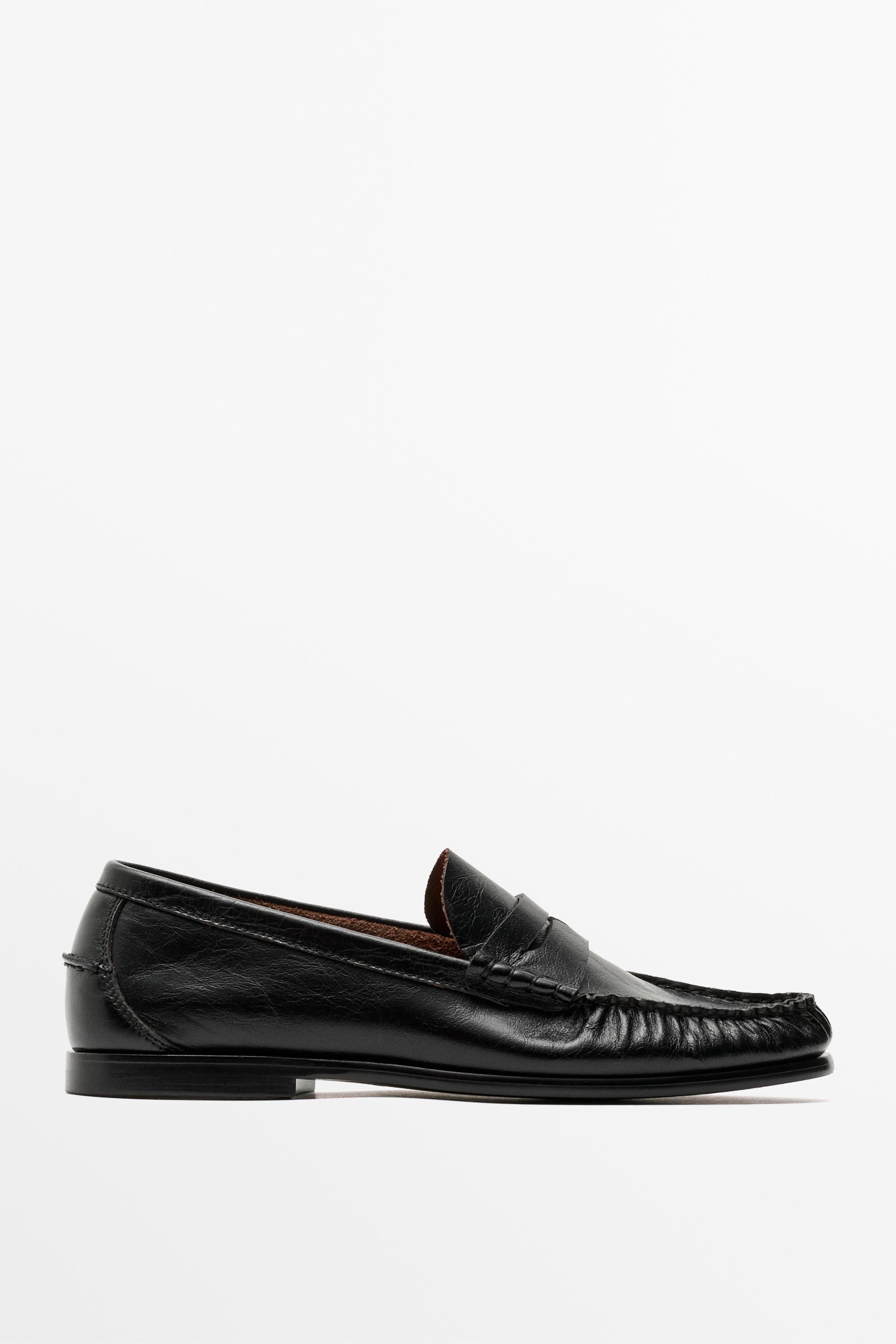 Soft leather shirred loafer