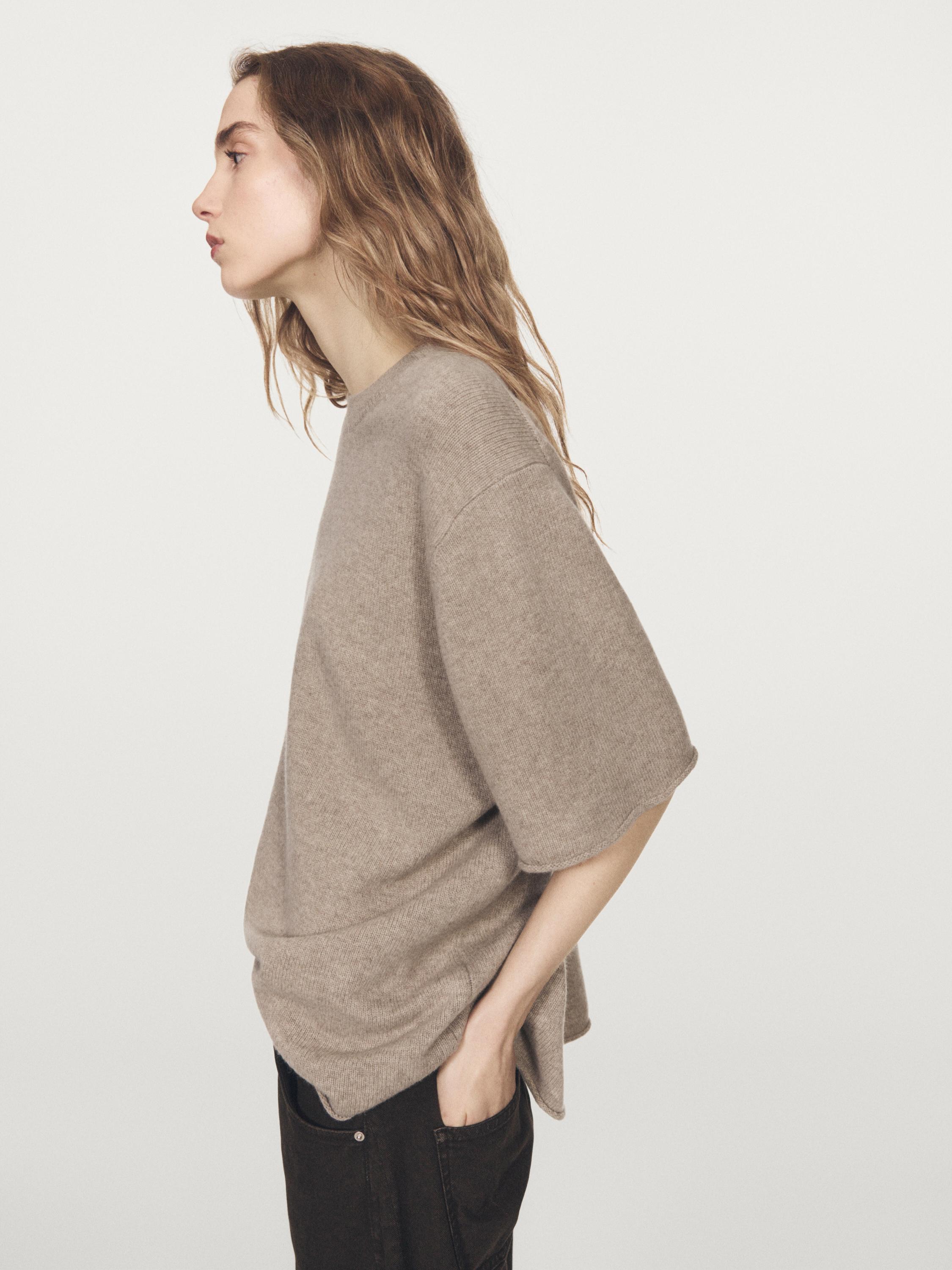 Oversize wool sweater with short sleeves