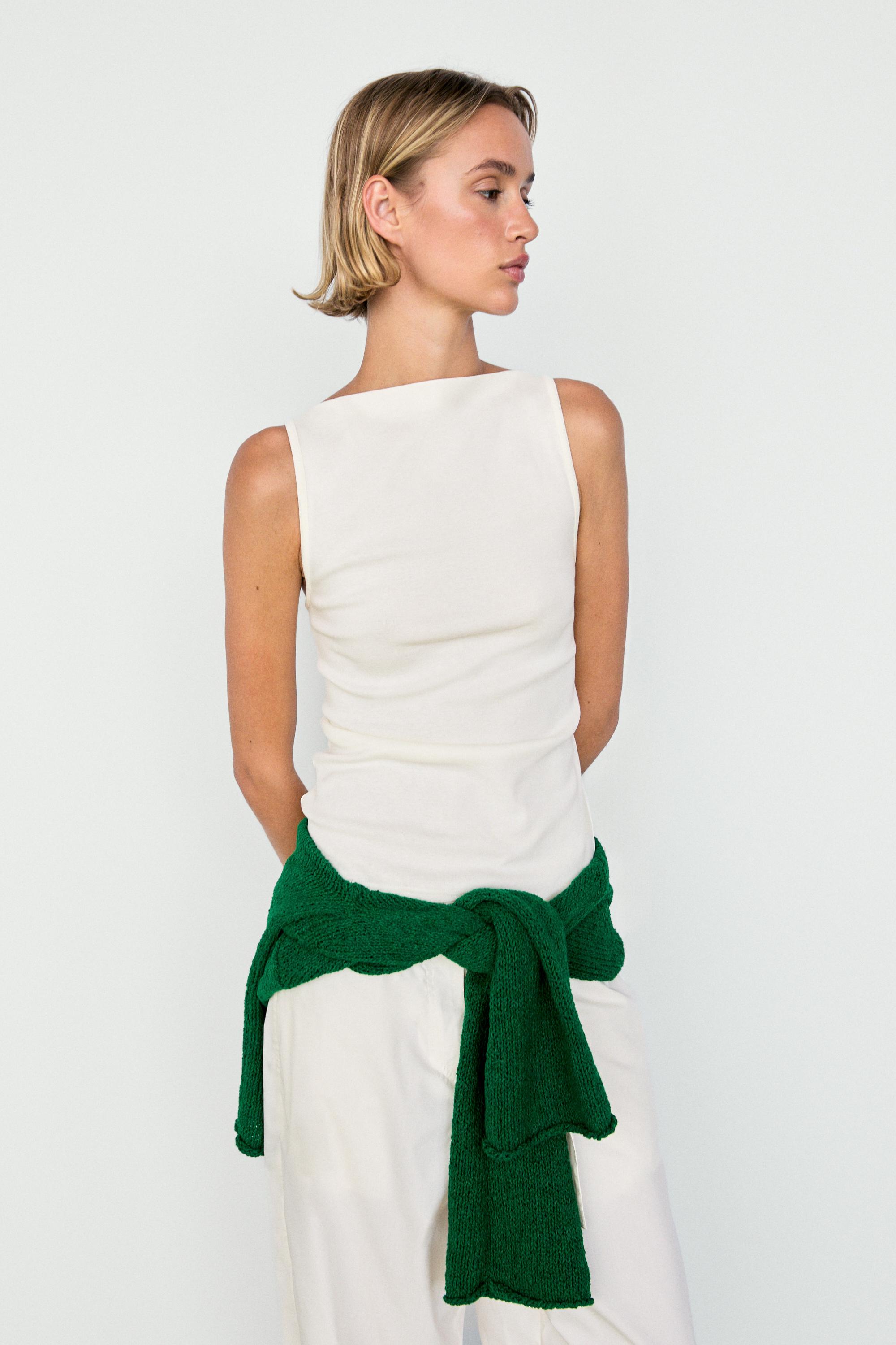 100% cotton straight neckline T-shirt