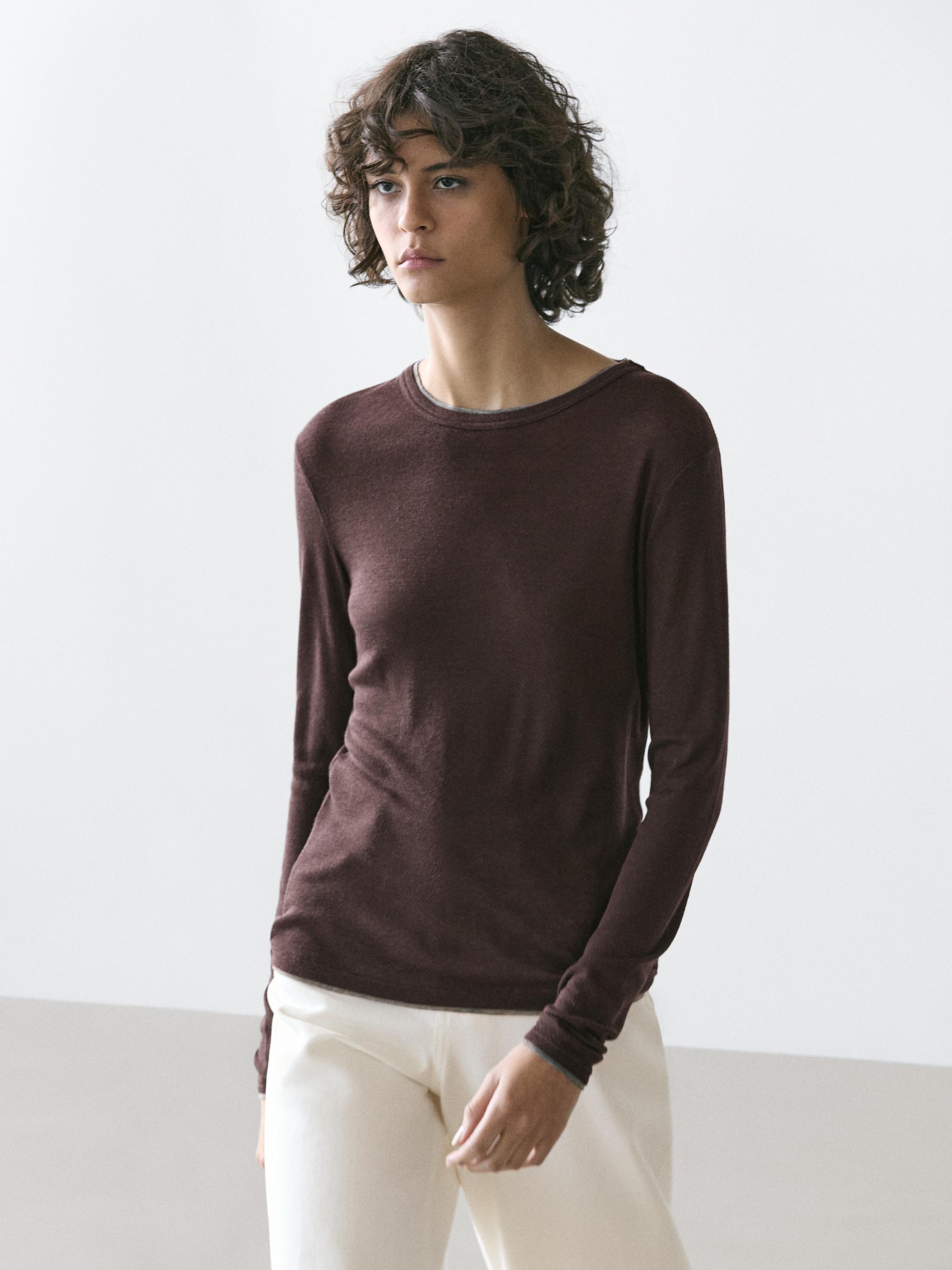 Long sleeve T-shirt with double layer trim