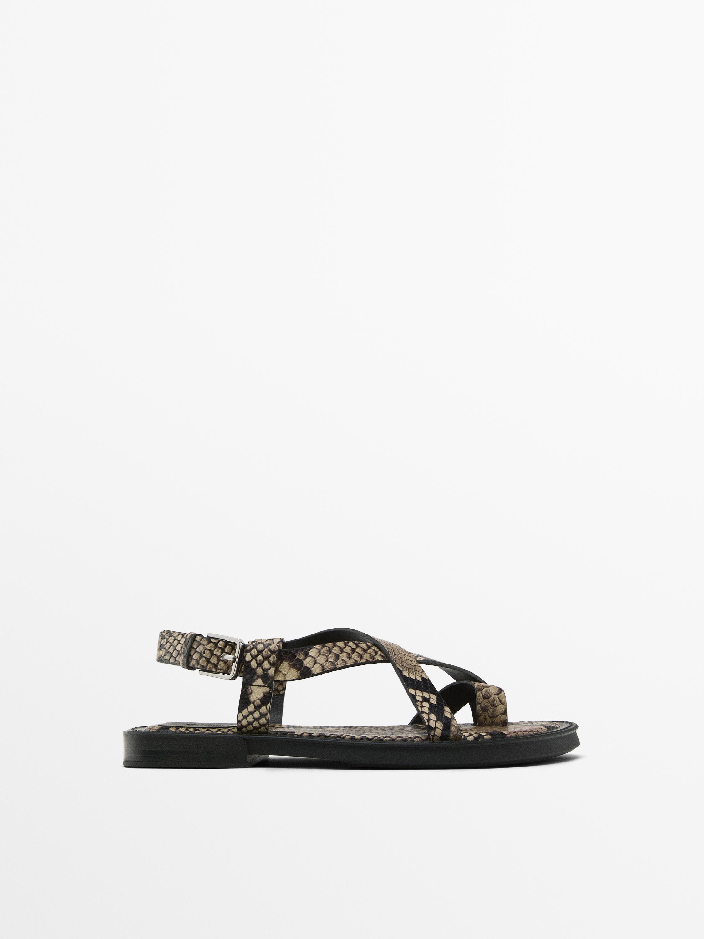 Toe divider print sandals