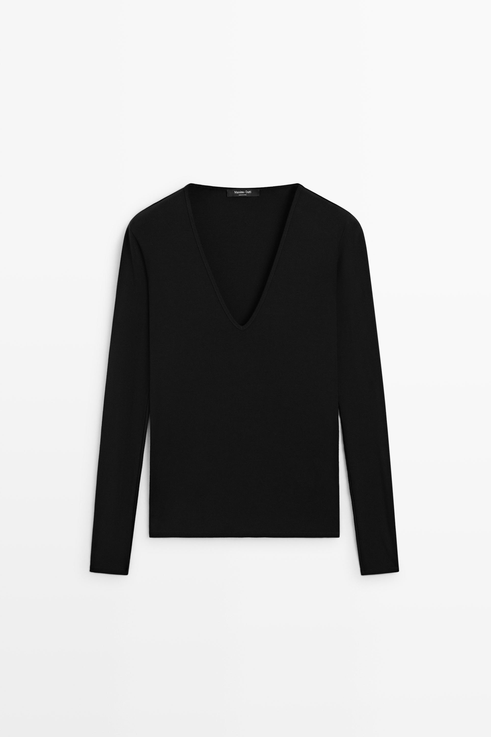 Long sleeve V-neck T-shirt