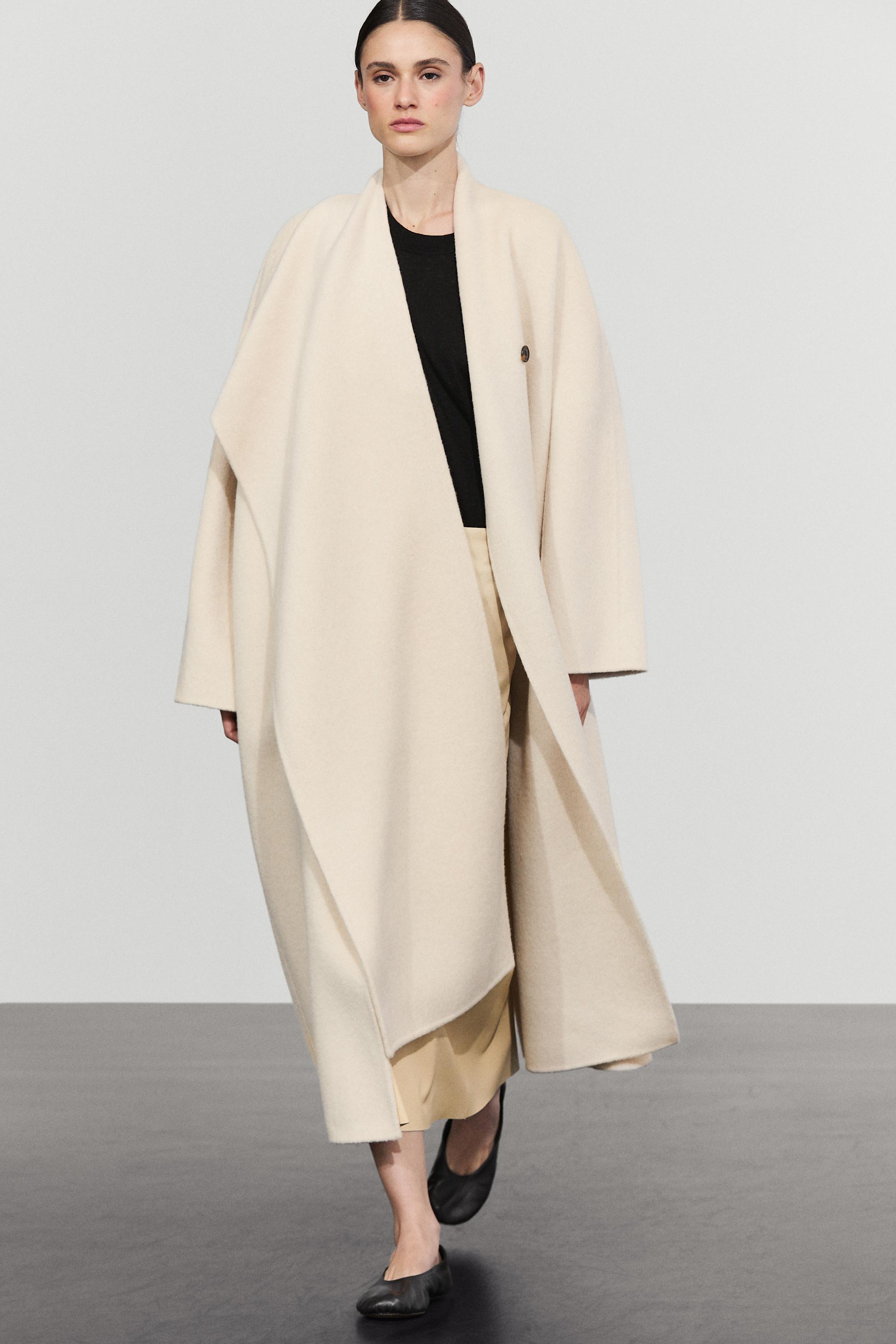 100% wool long coat with scarf
