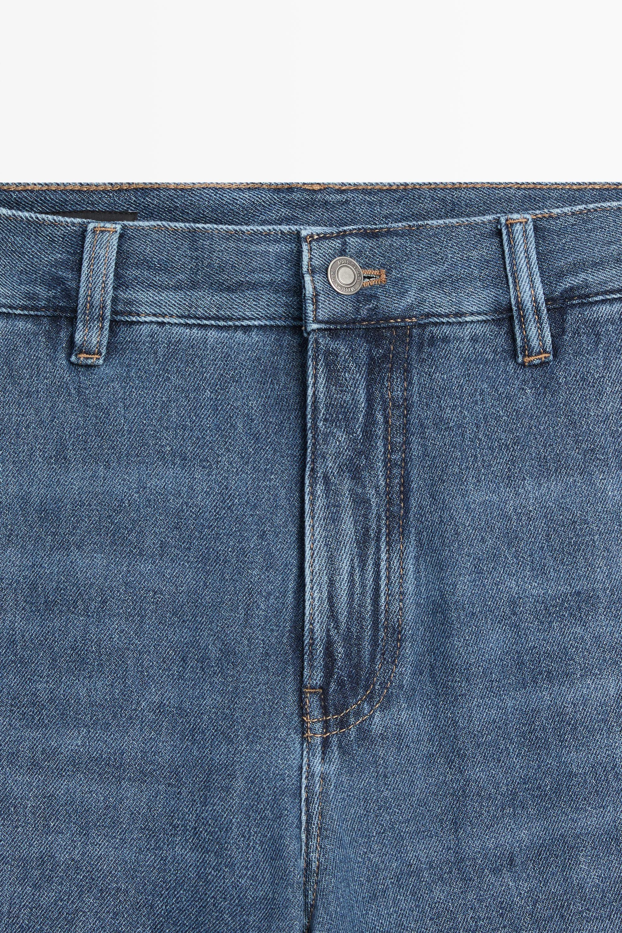 Mid-waist wide-leg jeans