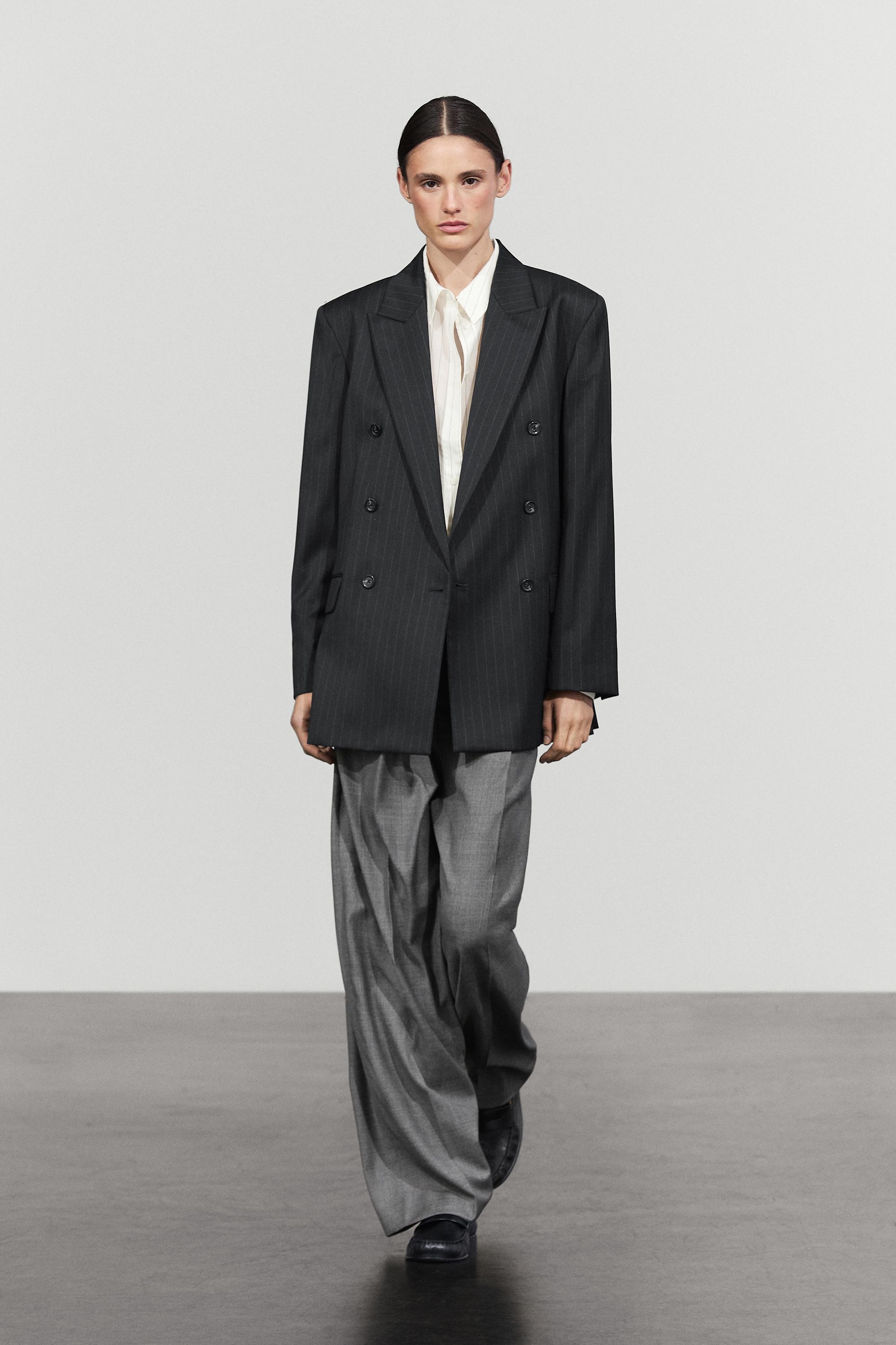 LOOK 01