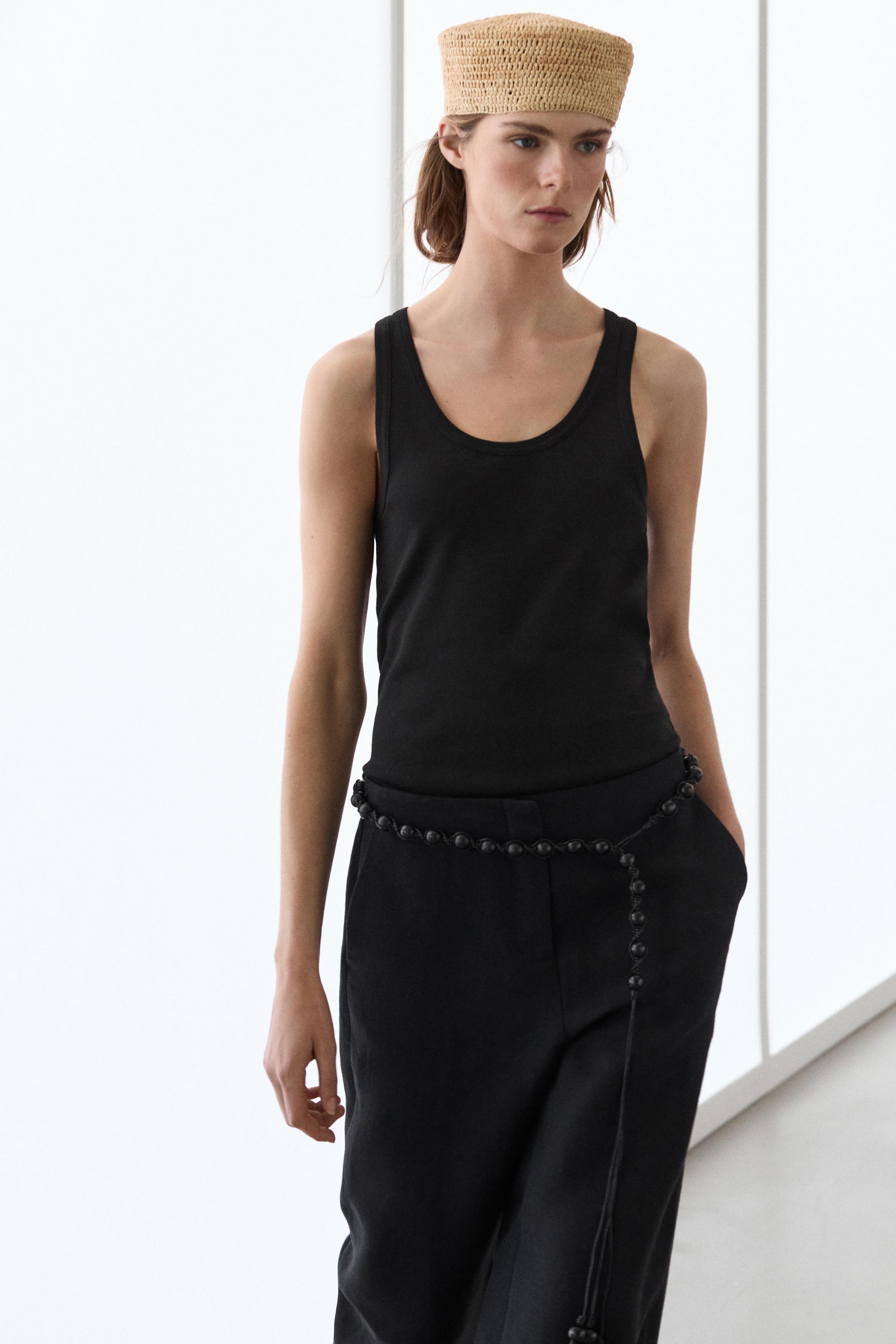 Sleeveless 100% cotton T-shirt