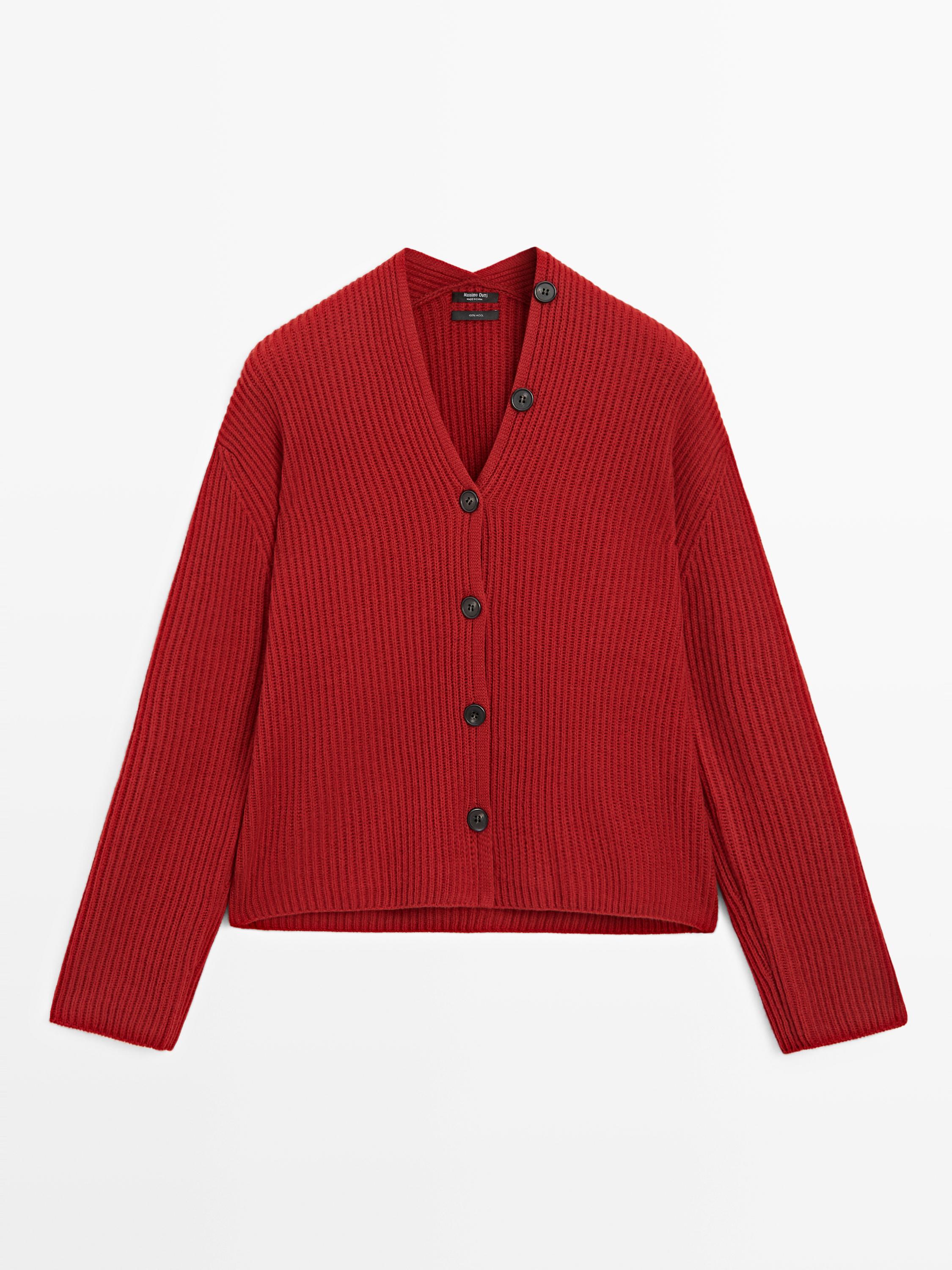 100% wool cardigan with button details
