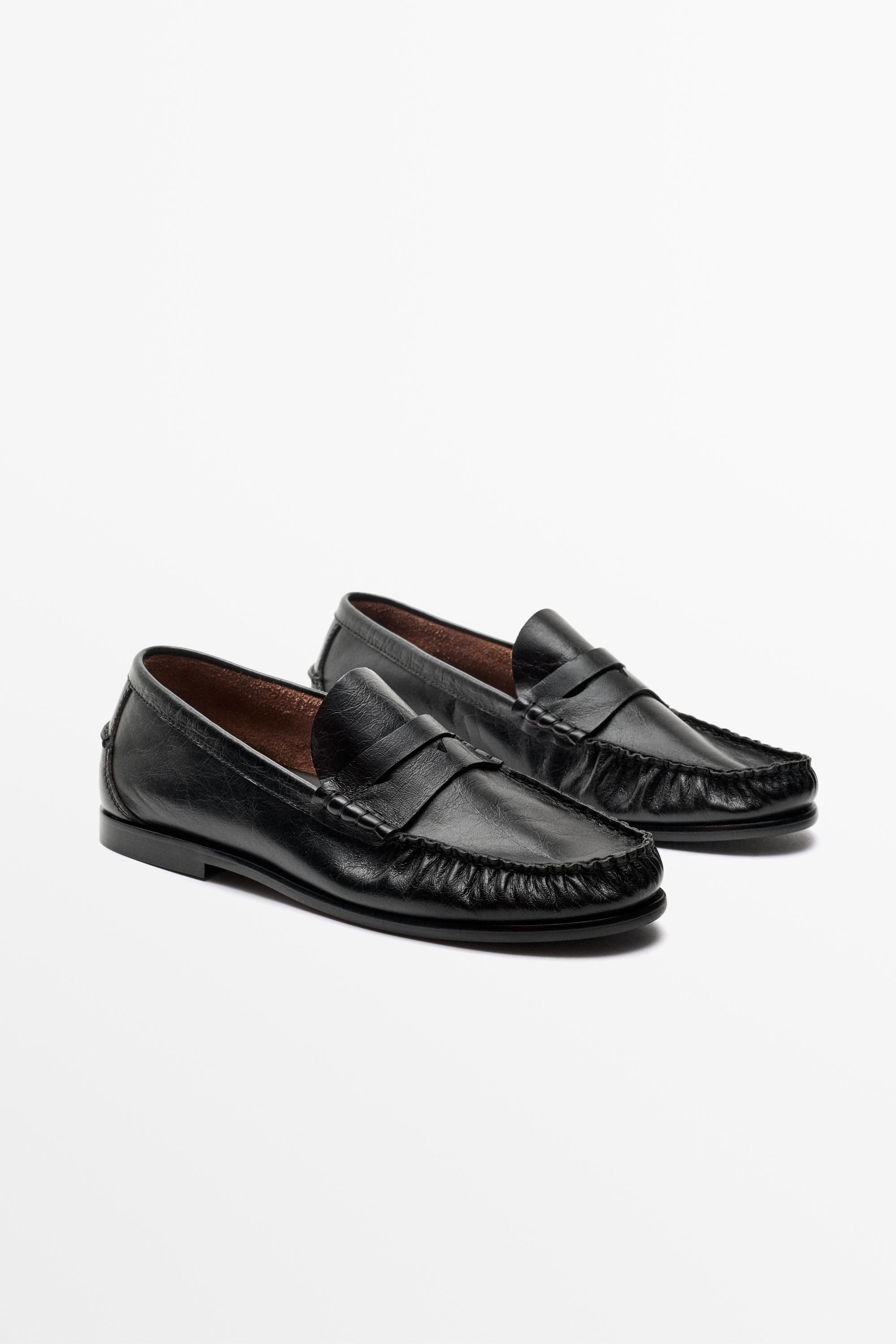 Soft leather shirred loafer