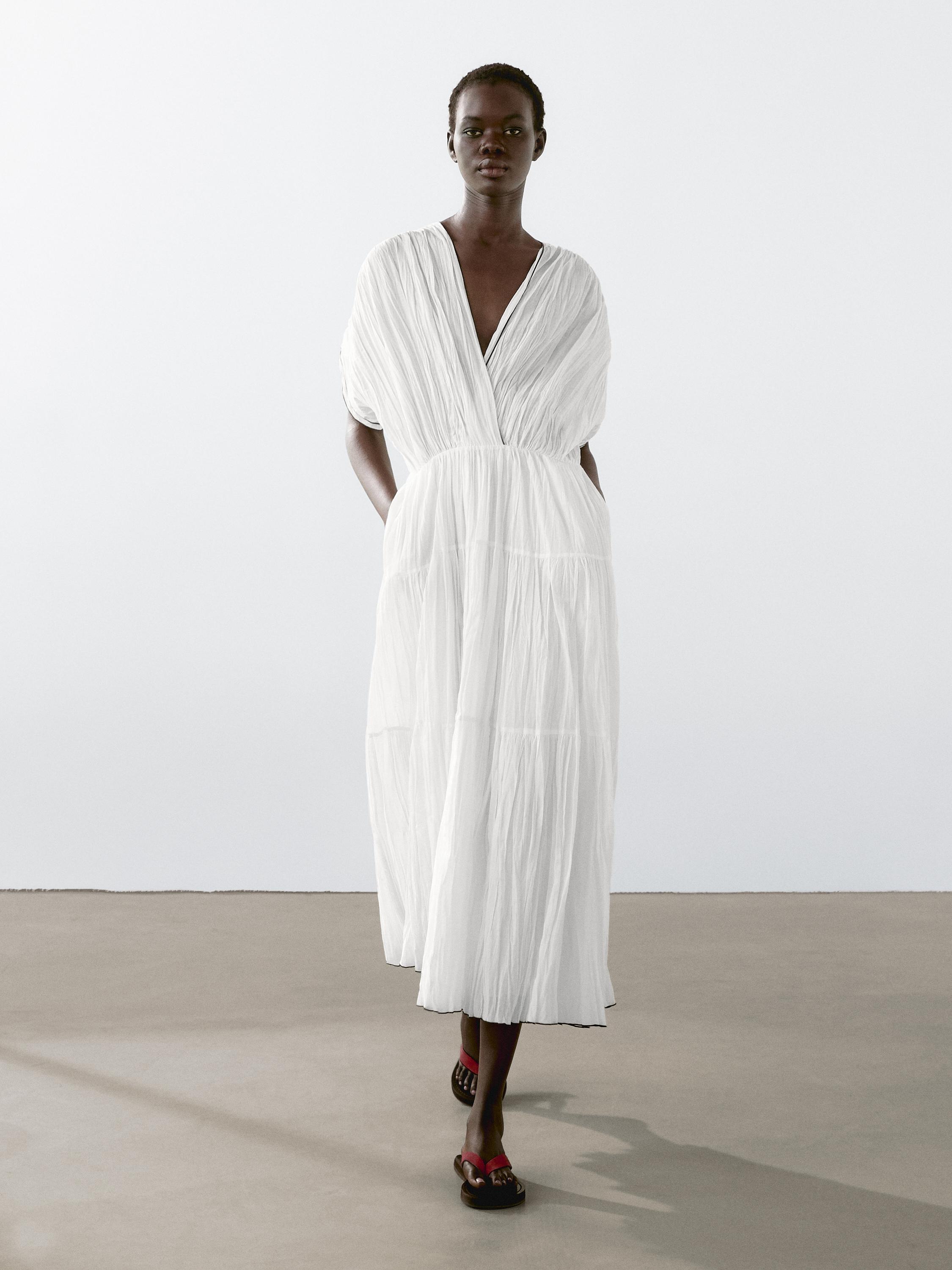 Contrast pleated long dress