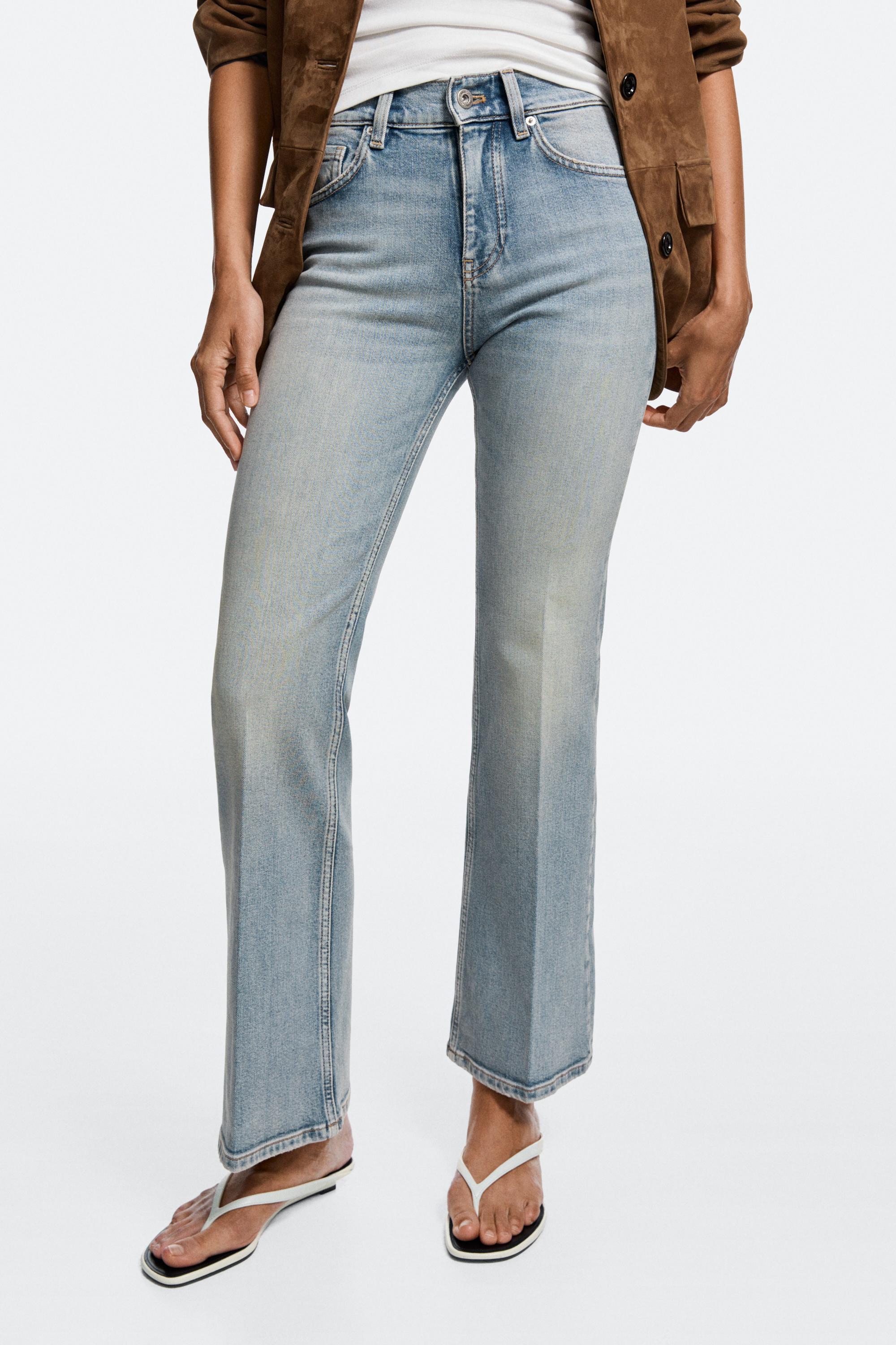 Mid-waist flare fit jeans