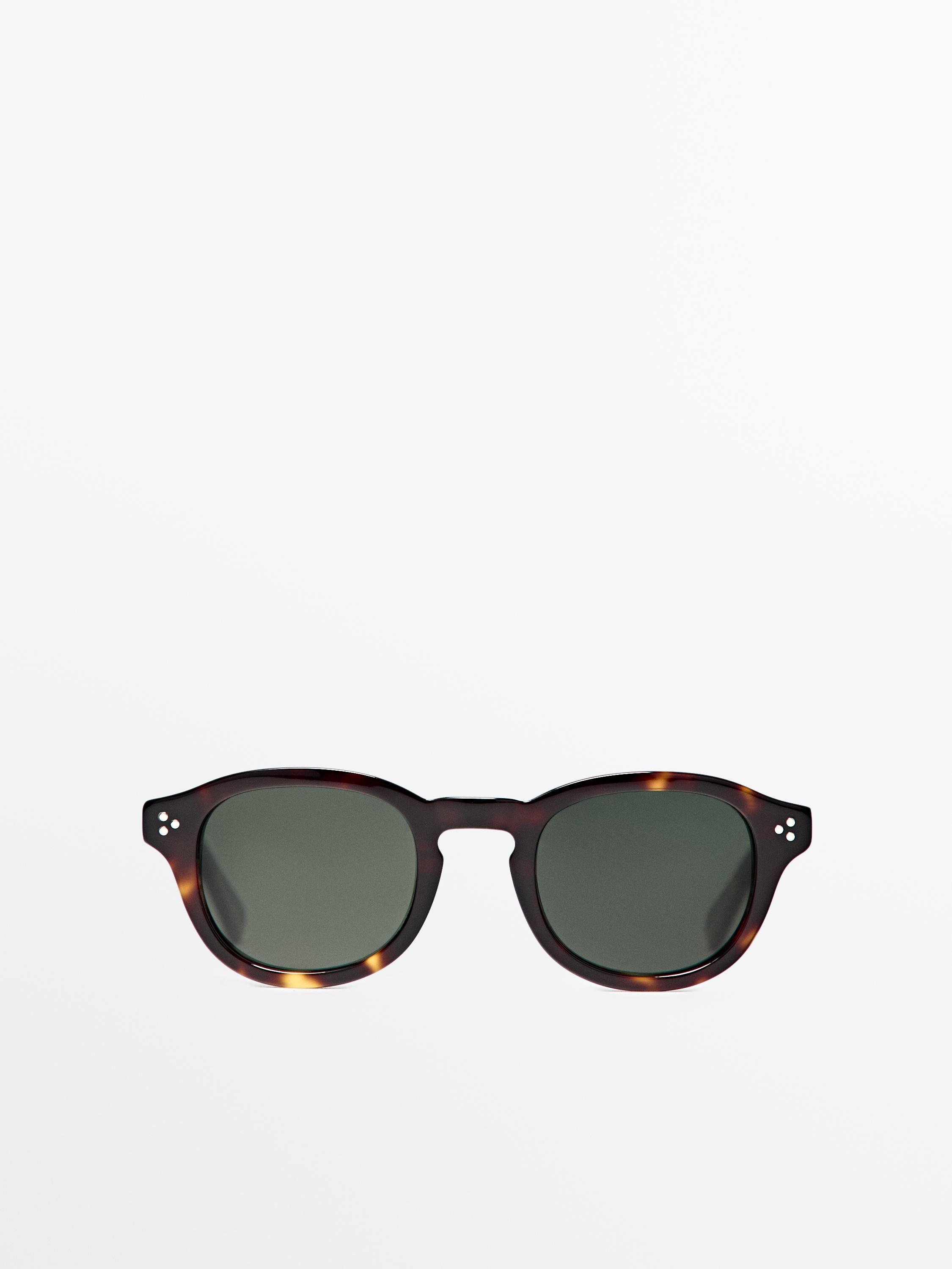Round sunglasses