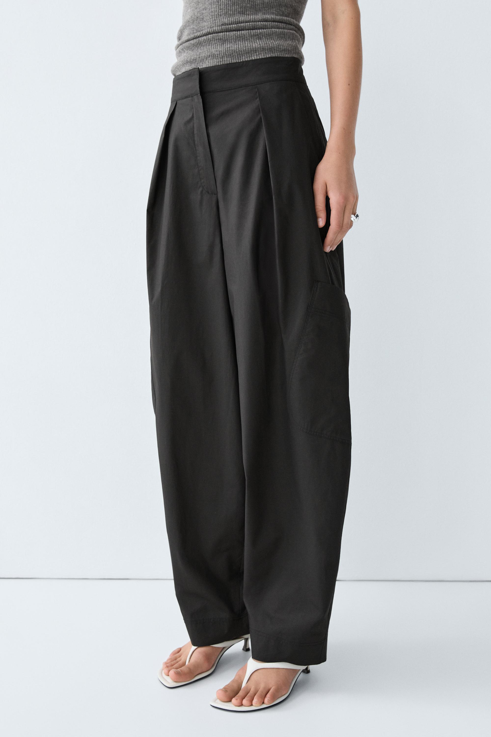 Barrel fit cargo pants