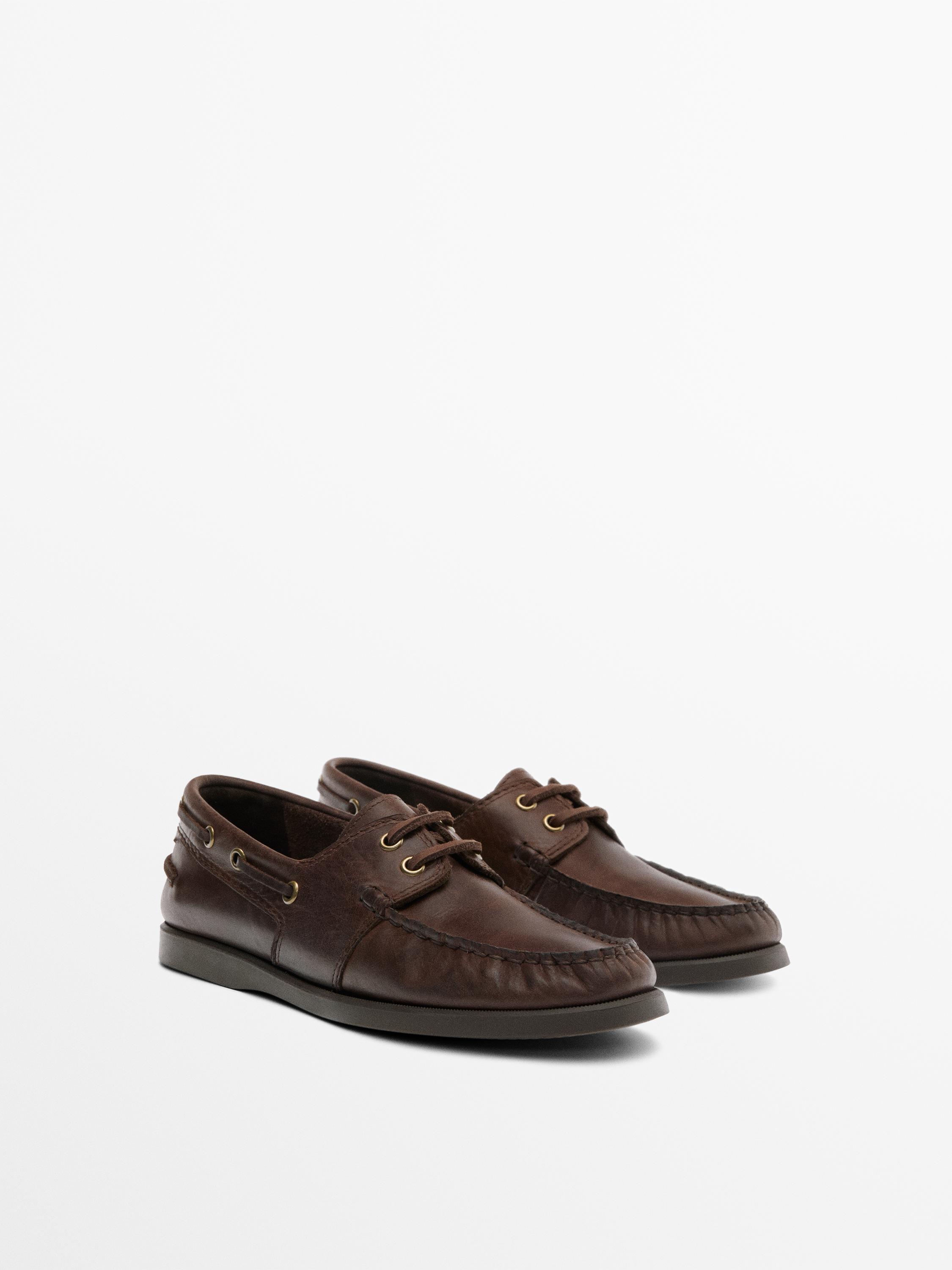 Oiled leather deck shoes