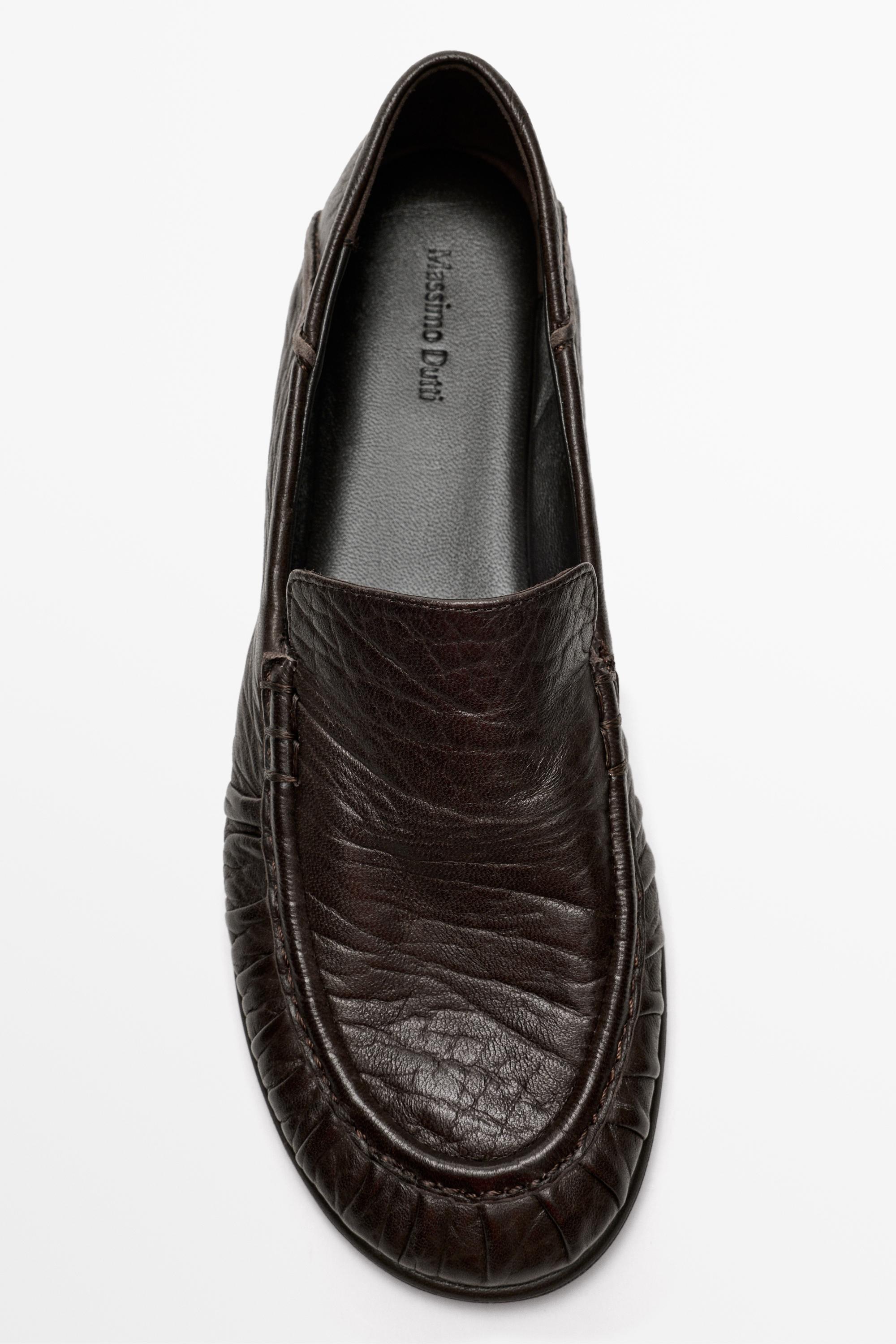 Milled leather loafer