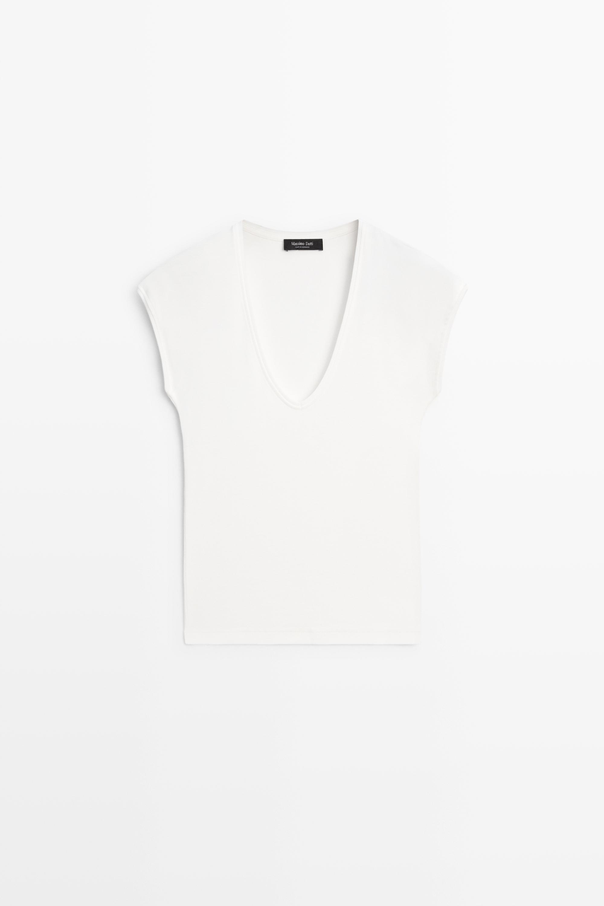 V-neck T-shirt