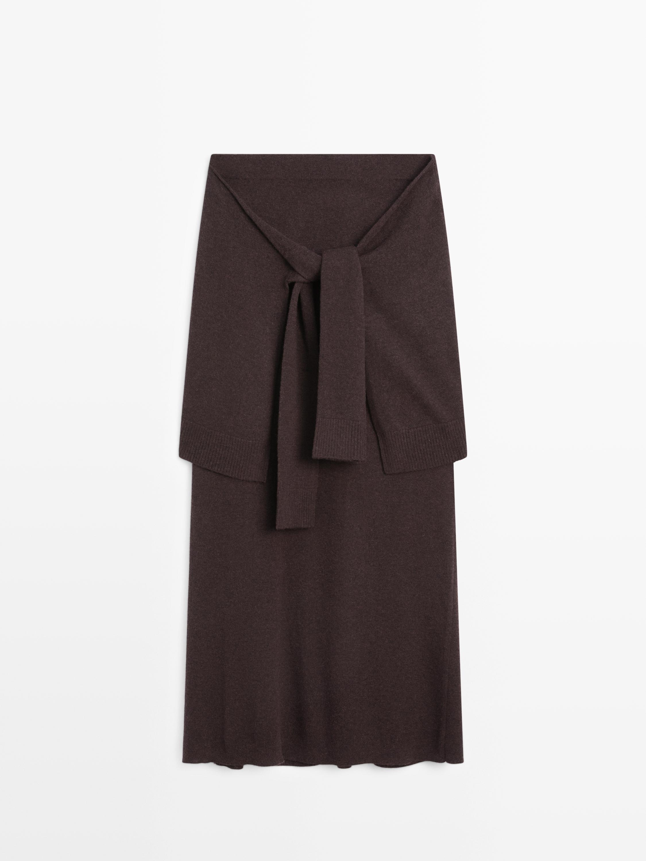 Knit skirt with knotted sleeve details