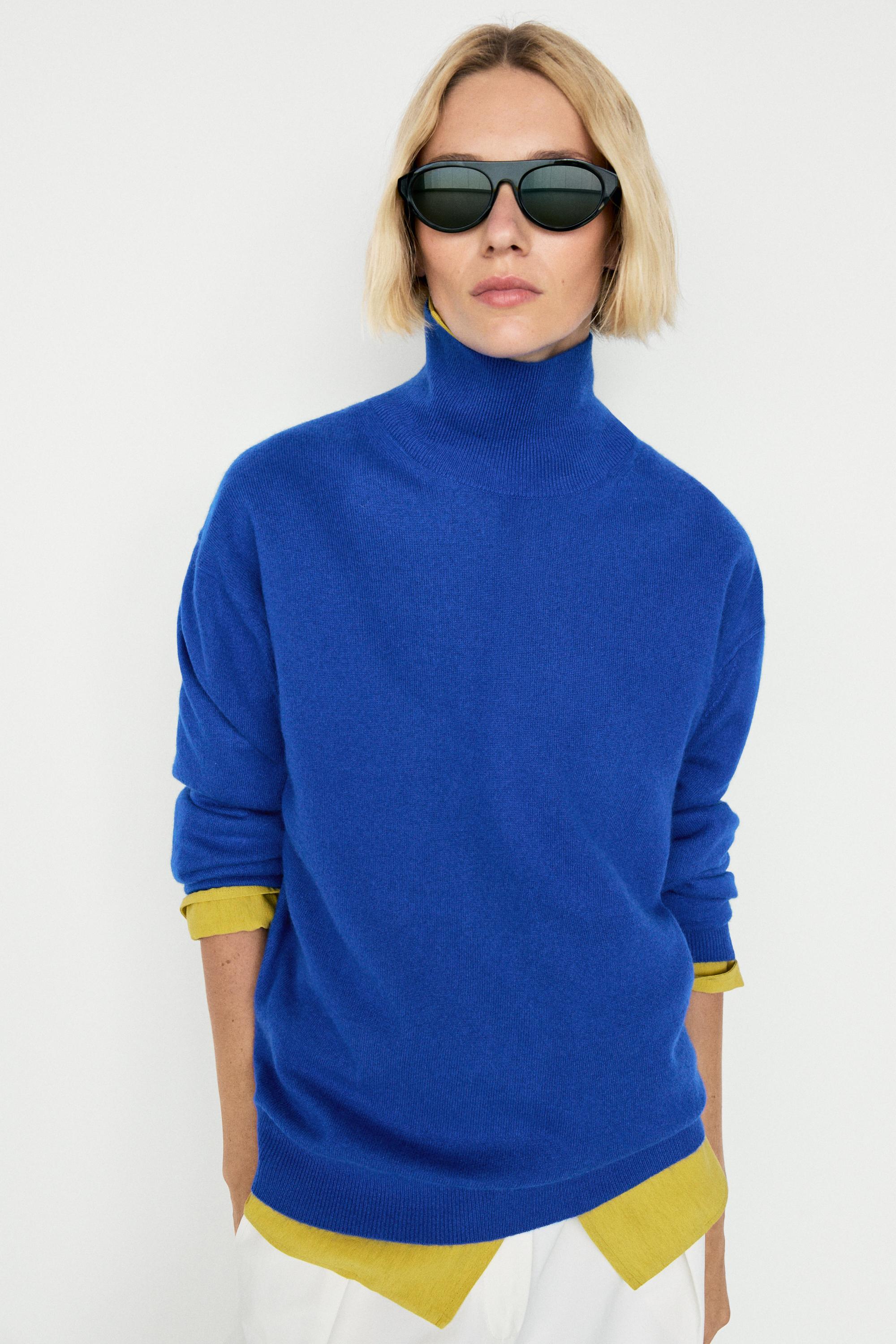 100% cashmere high neck knit sweater
