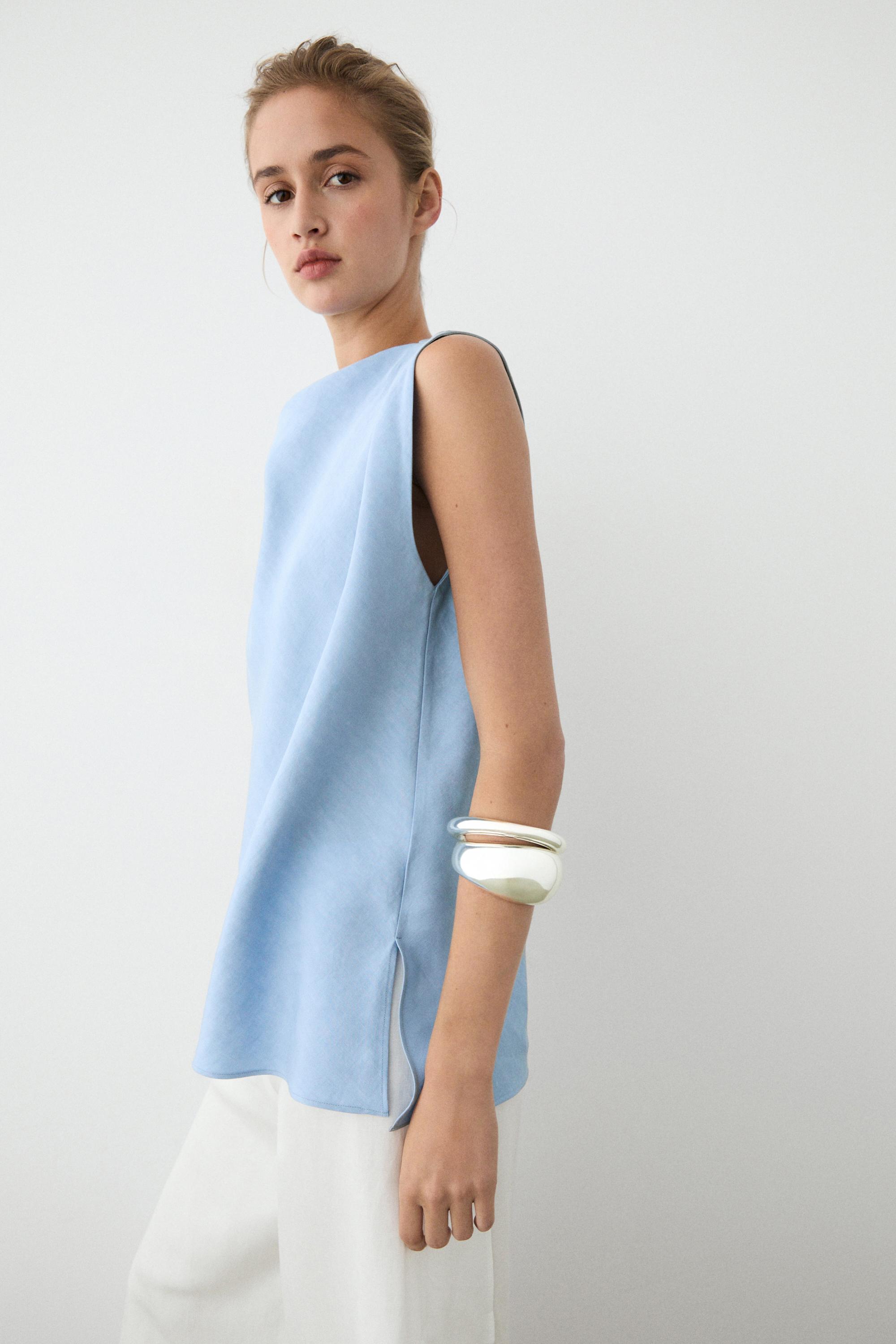 Flowing linen blend pleated top