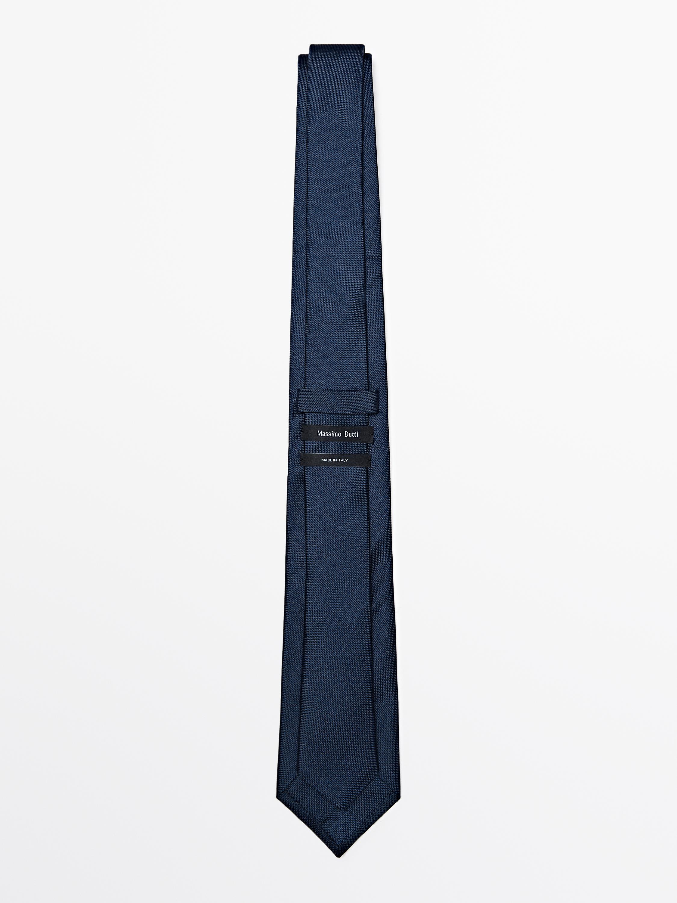 100% silk textured tie