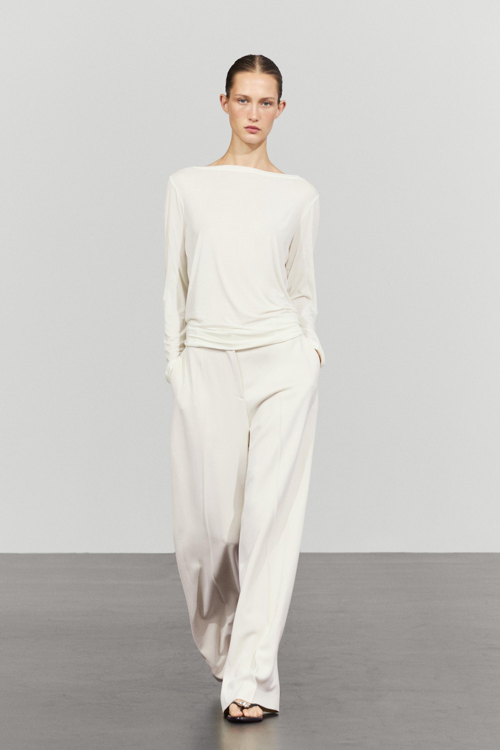 Flowing wide-leg pants